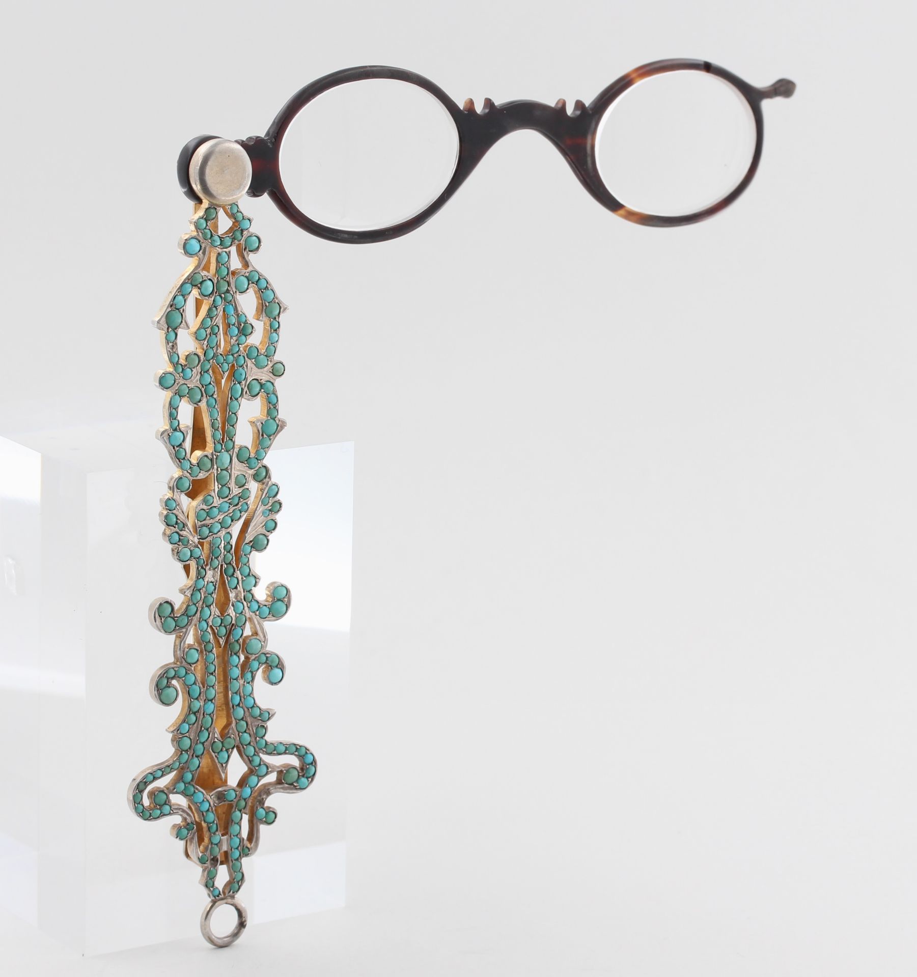Lorgnette Silber, wohl vor 1900, 900 Silber, filigran gearbeitet, mit kleinen Türkis Cabochons (7