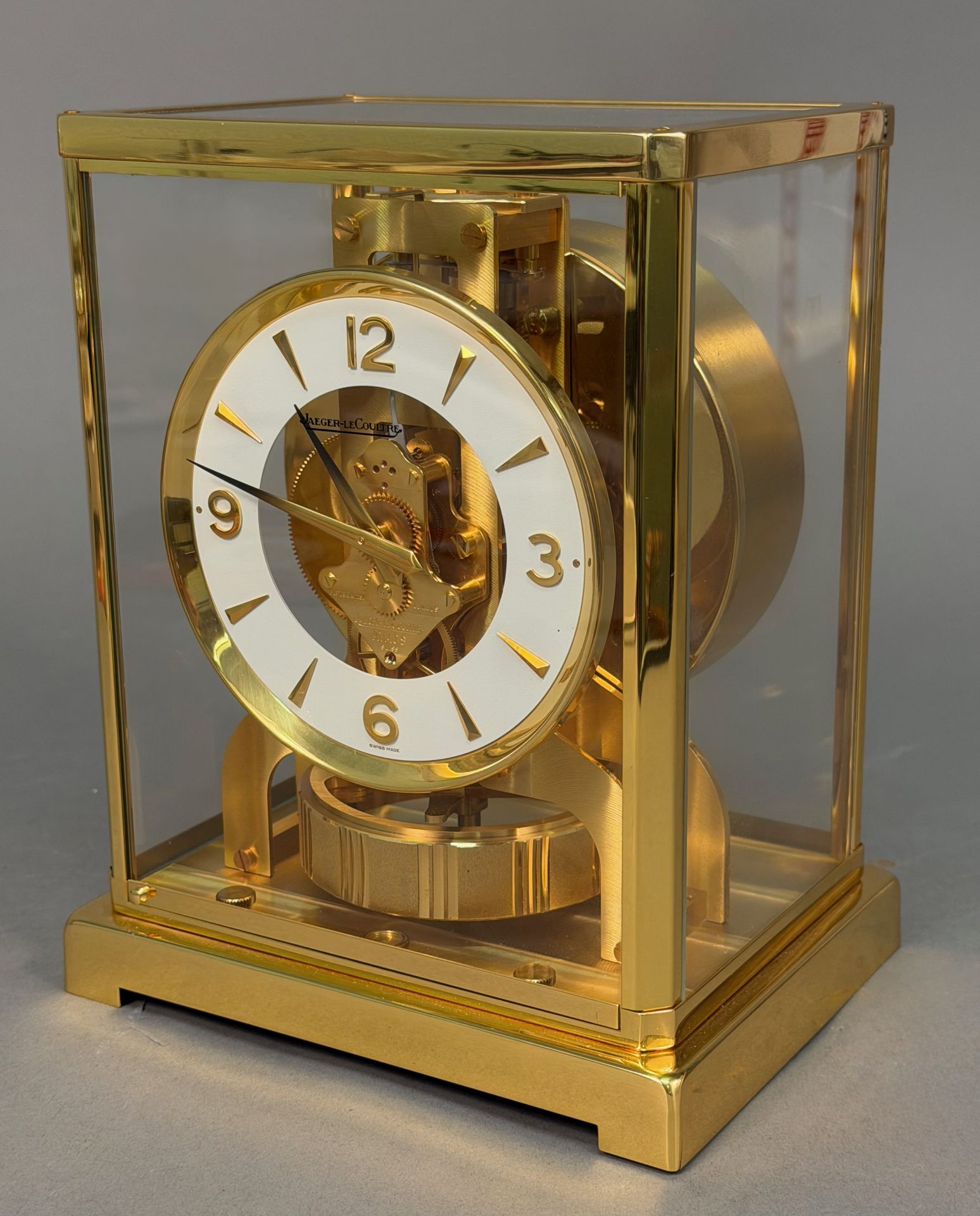 Tischuhr Atmos Jaeger-LeCoultre, mit originalem Glasgehäuse, vergoldetem Metallgehäuse und dem - Bild 2 aus 5