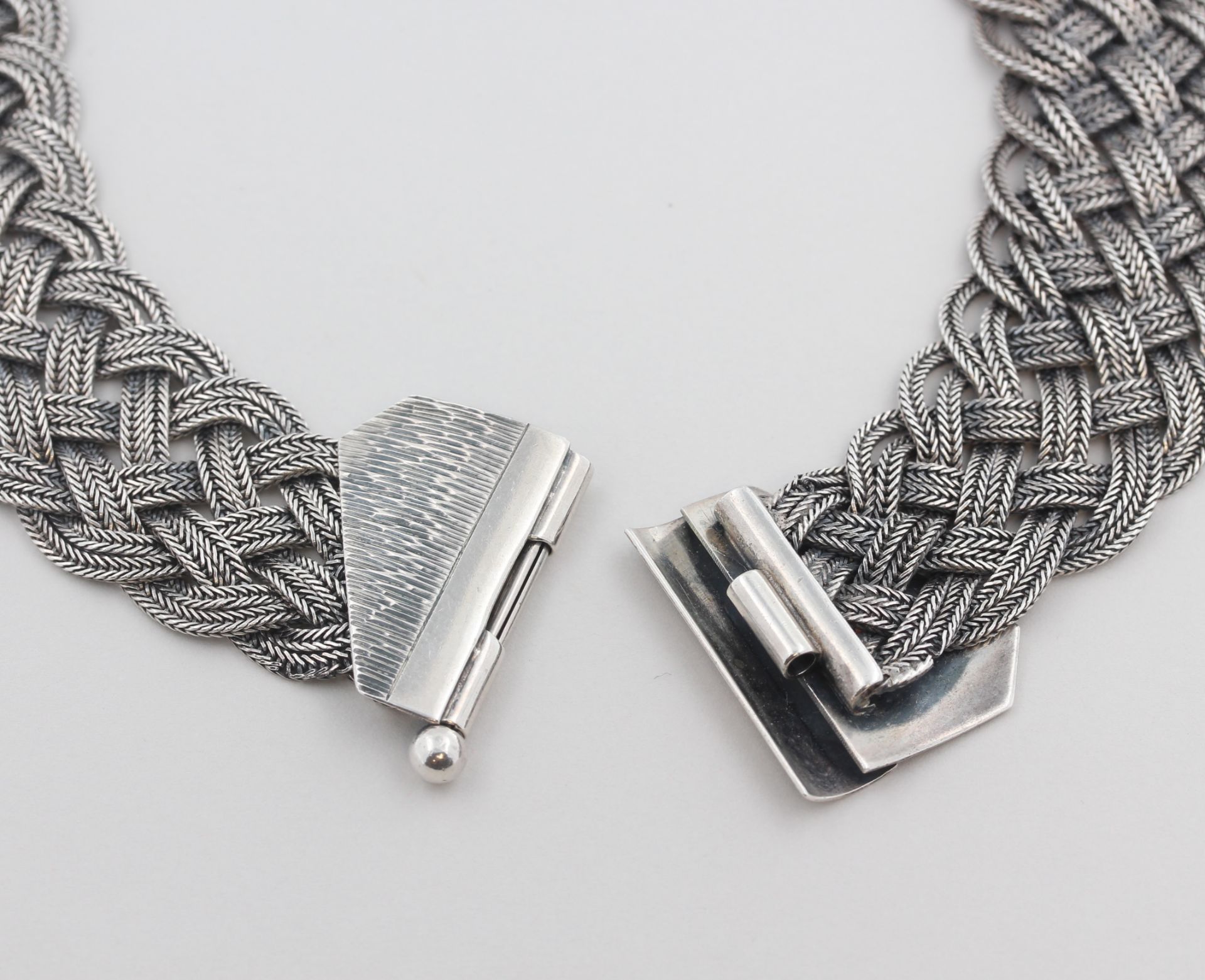 Collier Silber, 835 Silber, dekorativ geflochten, punziert, ca. 76,7 g, L. 40,5 cm - Bild 3 aus 3