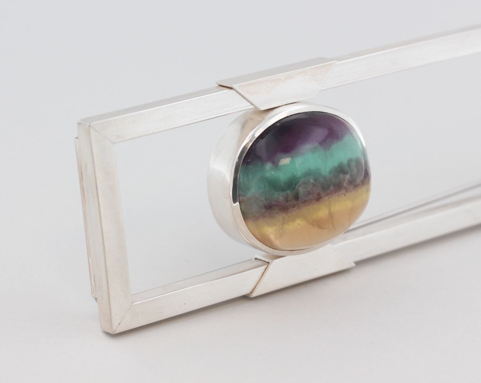 Brosche mit Regenbogenfluorit, Silber, mit 1 wohl Regenbogenfluorit Cabochon, Stein verschiebbar, - Bild 2 aus 4