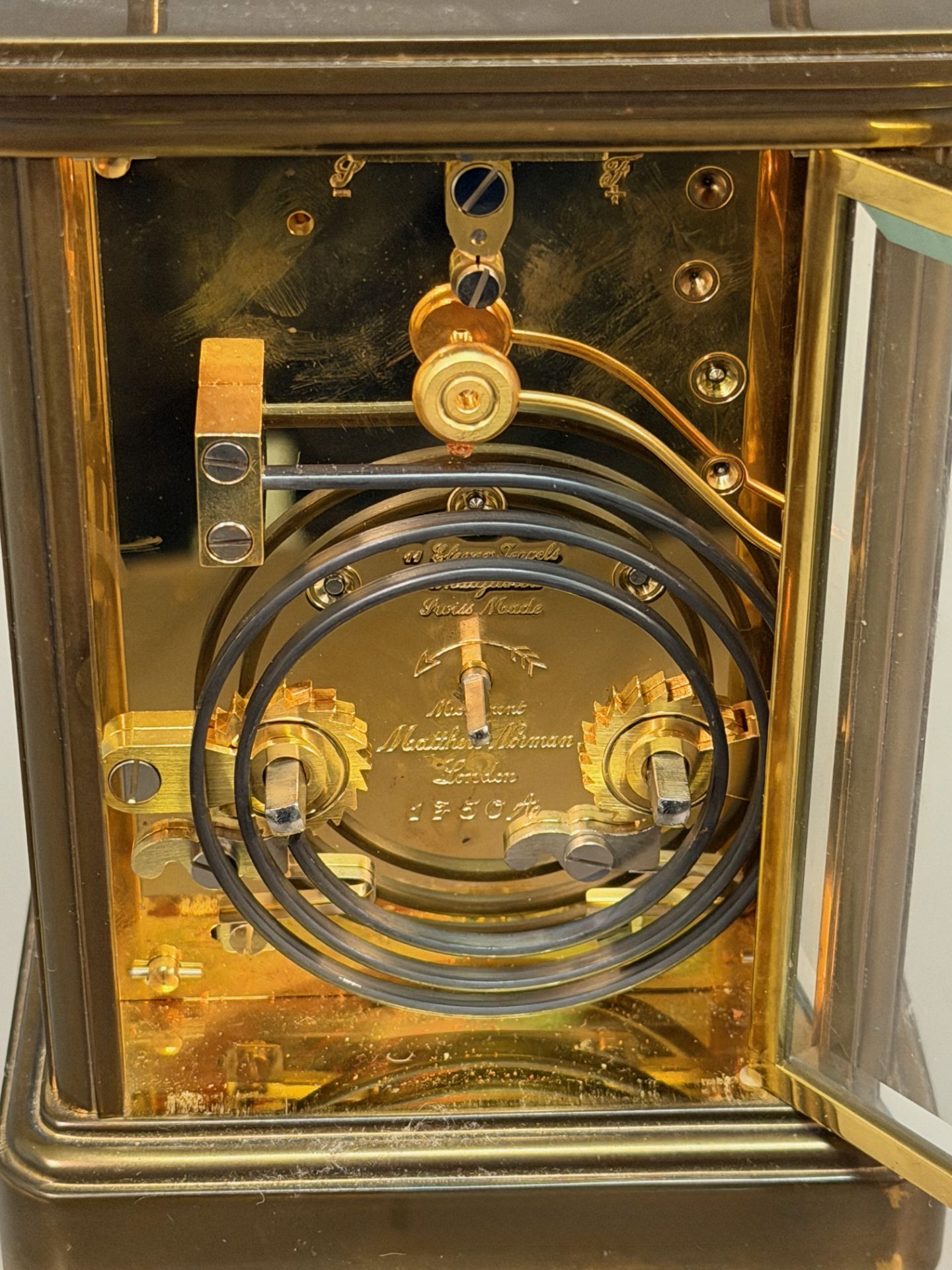 Reiseuhr Matthew Norman, Messinggehäuse, weißes emailliertes Zifferblatt mit römischen Zahlen, - Bild 2 aus 2