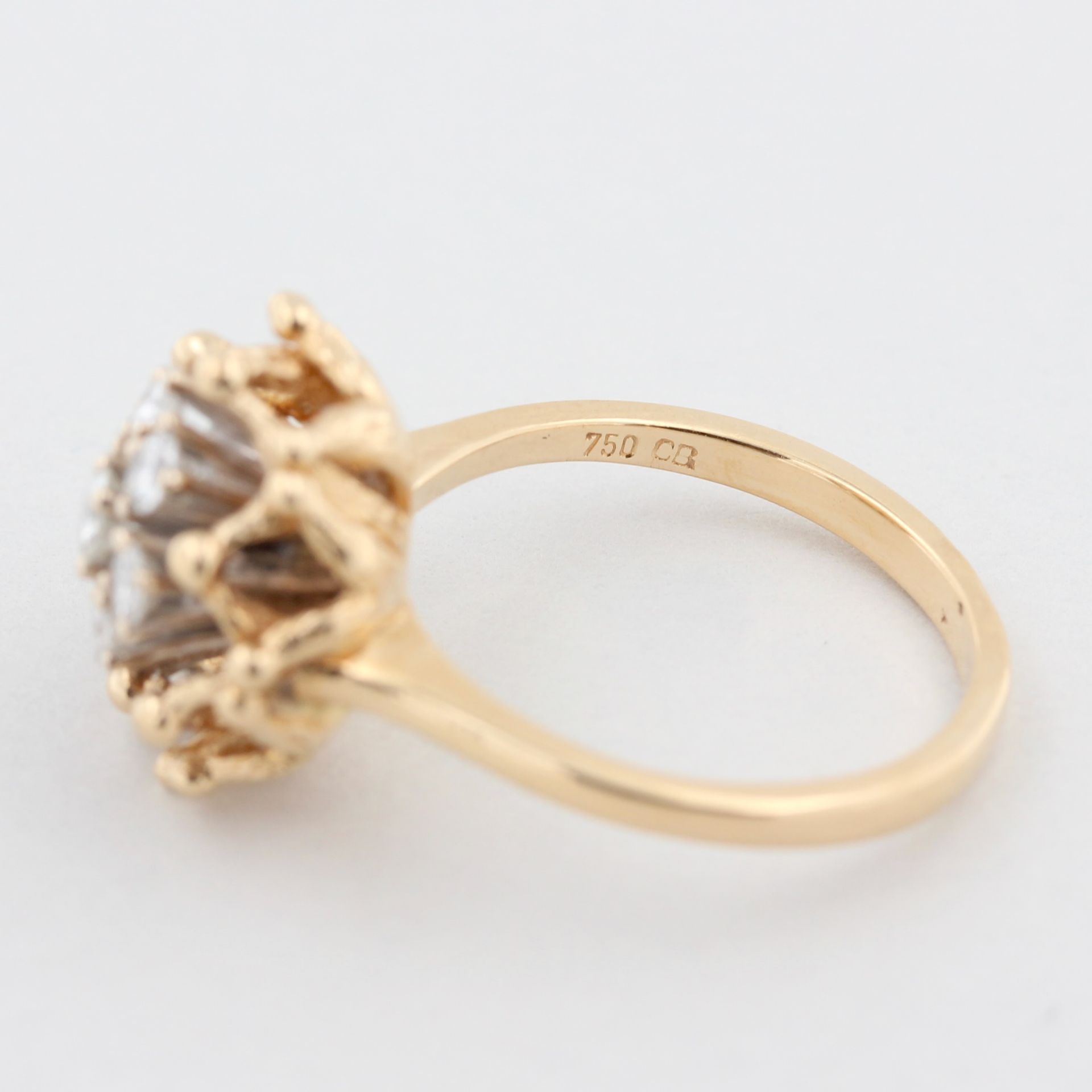 Damenring, 18 kt Gelbgold, mit 7 kleinen Brillanten, punziert, ca. 7,5 g, RM 56 - Bild 3 aus 3
