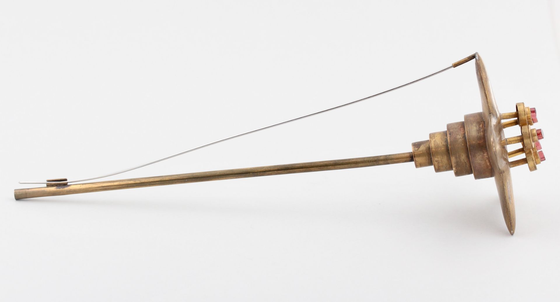 Anstecknadel, Marie-Eugenie Hinrichs, Bronze, Design Marie-Eugenie Hinrichs, wohl 1989, mit 6 roten, - Bild 3 aus 6