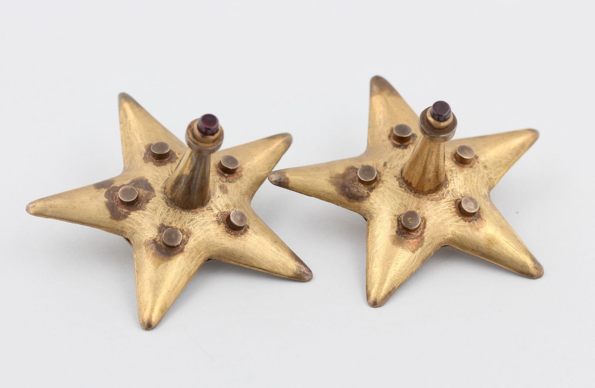 Paar Ohrclips, Marie-Eugenie Hinrichs, Bronze, Design Marie-Eugenie Hinrichs, 1989, mit je 1