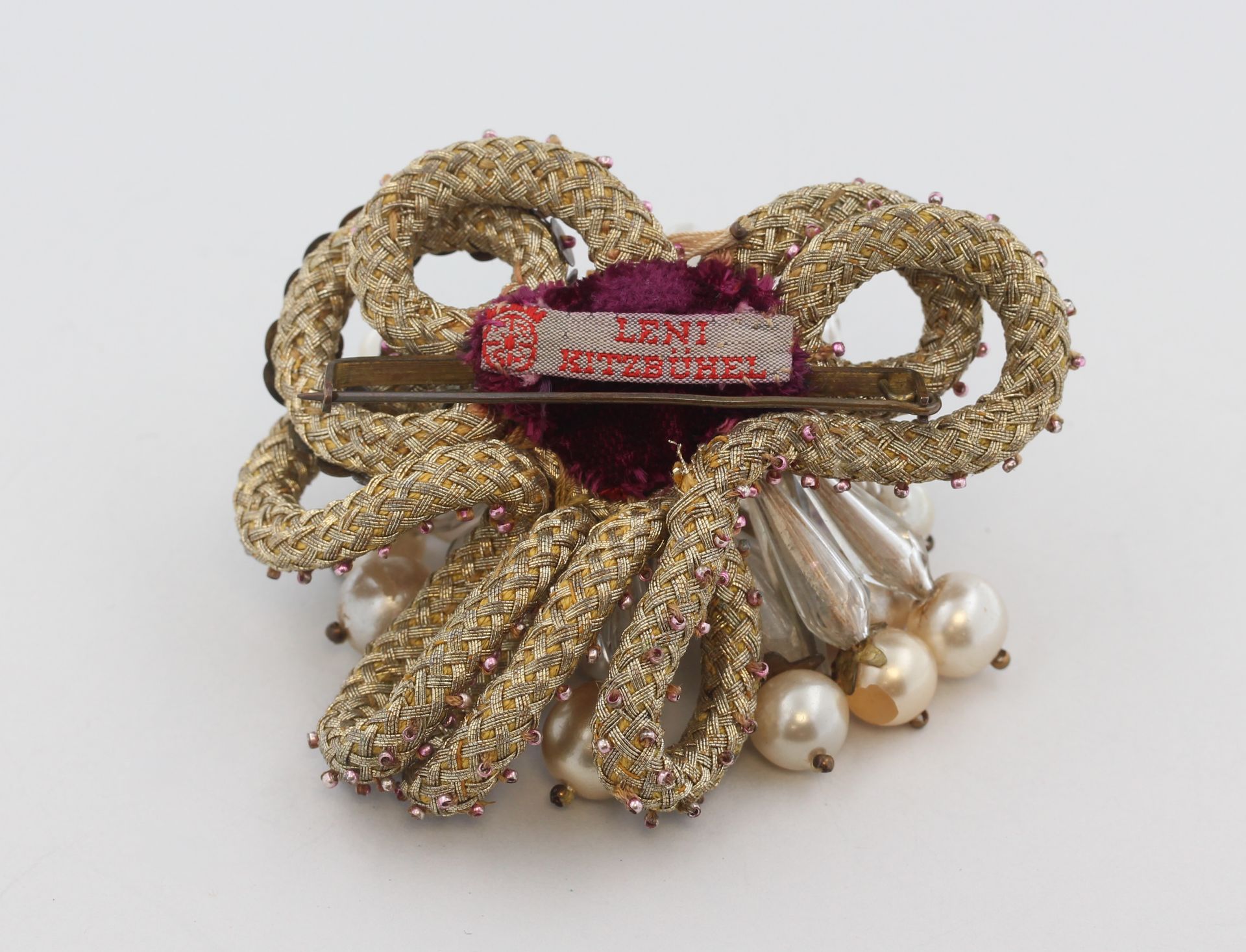 Brosche Leni Kuborn-Grothe, Modeschmuck, wohl Leni Kuborn-Grothe, Glasperlen und Pailletten, - Bild 2 aus 2