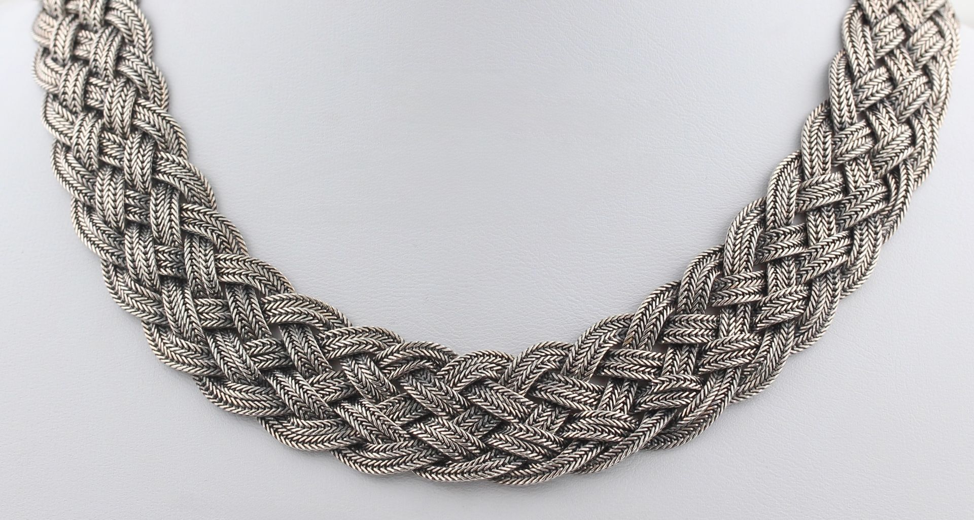 Collier Silber, 835 Silber, dekorativ geflochten, punziert, ca. 76,7 g, L. 40,5 cm - Bild 2 aus 3