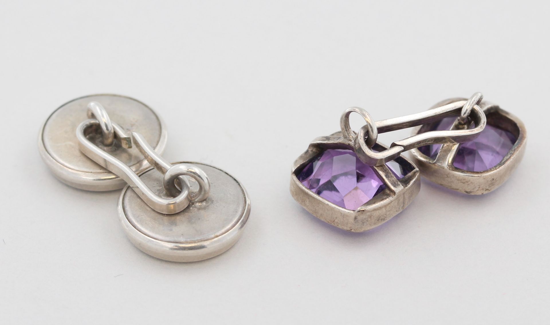 2 Paar Manschettenknöpfe, 800 und 835 Silber, mit Amethysten und Perlmutt, punziert, D. 1,2 cm, - Bild 2 aus 2