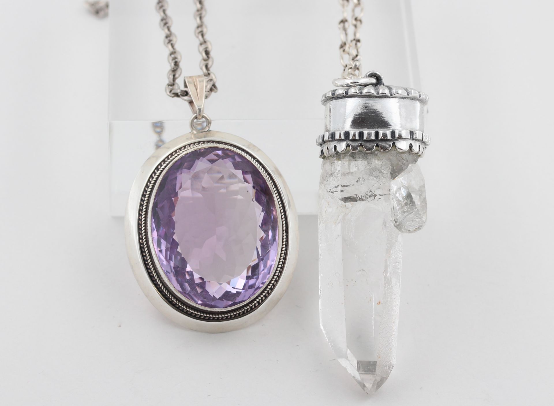 5 Anhänger Silber, Silber, mit Bergkristall, Rauchquarz, wohl Mondstein, Amethyst, usw., L. 5,7 cm - - Bild 3 aus 3