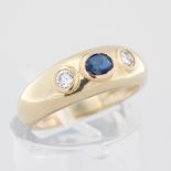 Damenring, 14 kt Gelbgold, mit 2 Brillanten und 1 Saphir (Saphir mit Gebrauchsspuren), punziert, ca.