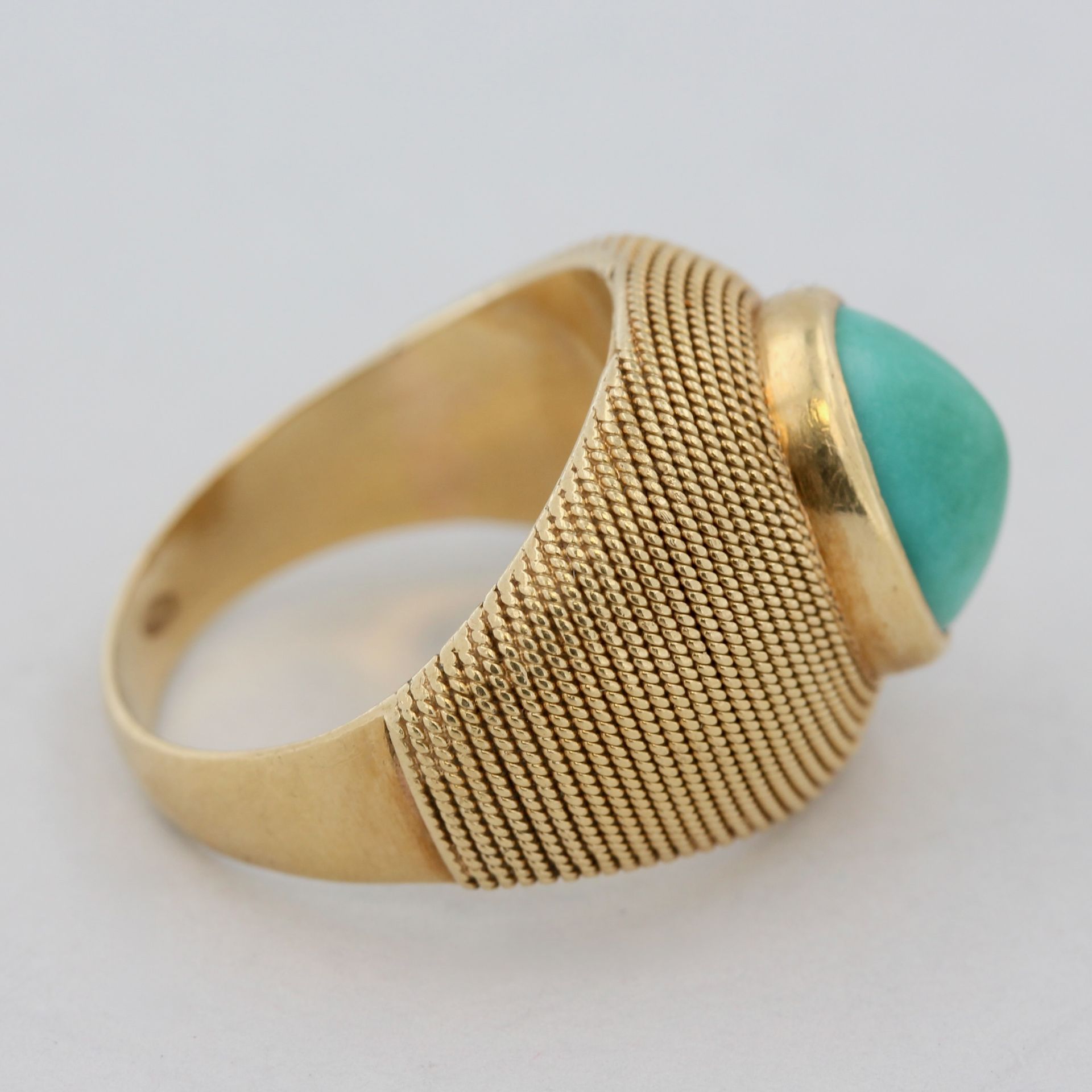 Damenring, 18 kt Gelbgold, mit 1 Türkis Cabochon, punziert, ca. 7,6 g, RM 55 - Bild 2 aus 3