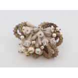Brosche Leni Kuborn-Grothe, Modeschmuck, wohl Leni Kuborn-Grothe, Glasperlen und Pailletten,
