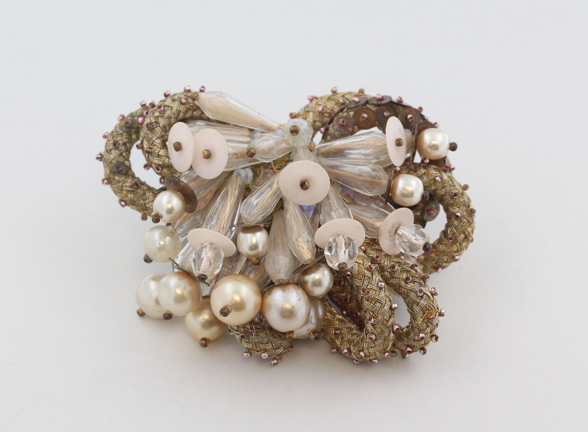 Brosche Leni Kuborn-Grothe, Modeschmuck, wohl Leni Kuborn-Grothe, Glasperlen und Pailletten,