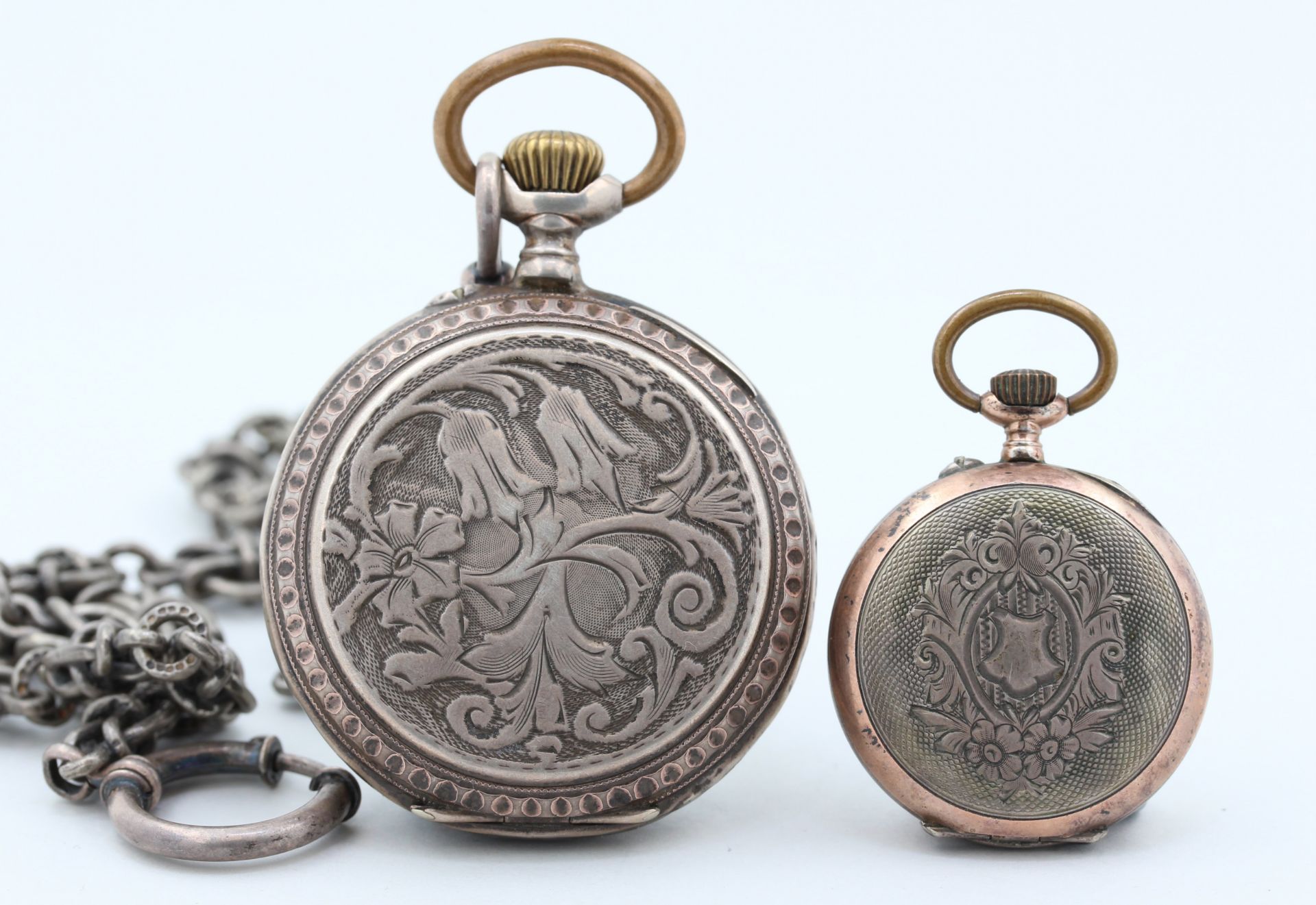 Zwei Taschenuhren, 800 Silber, 1 x weißes Zifferblatt mit römischen Zahlen, floral verziert, - Bild 2 aus 2