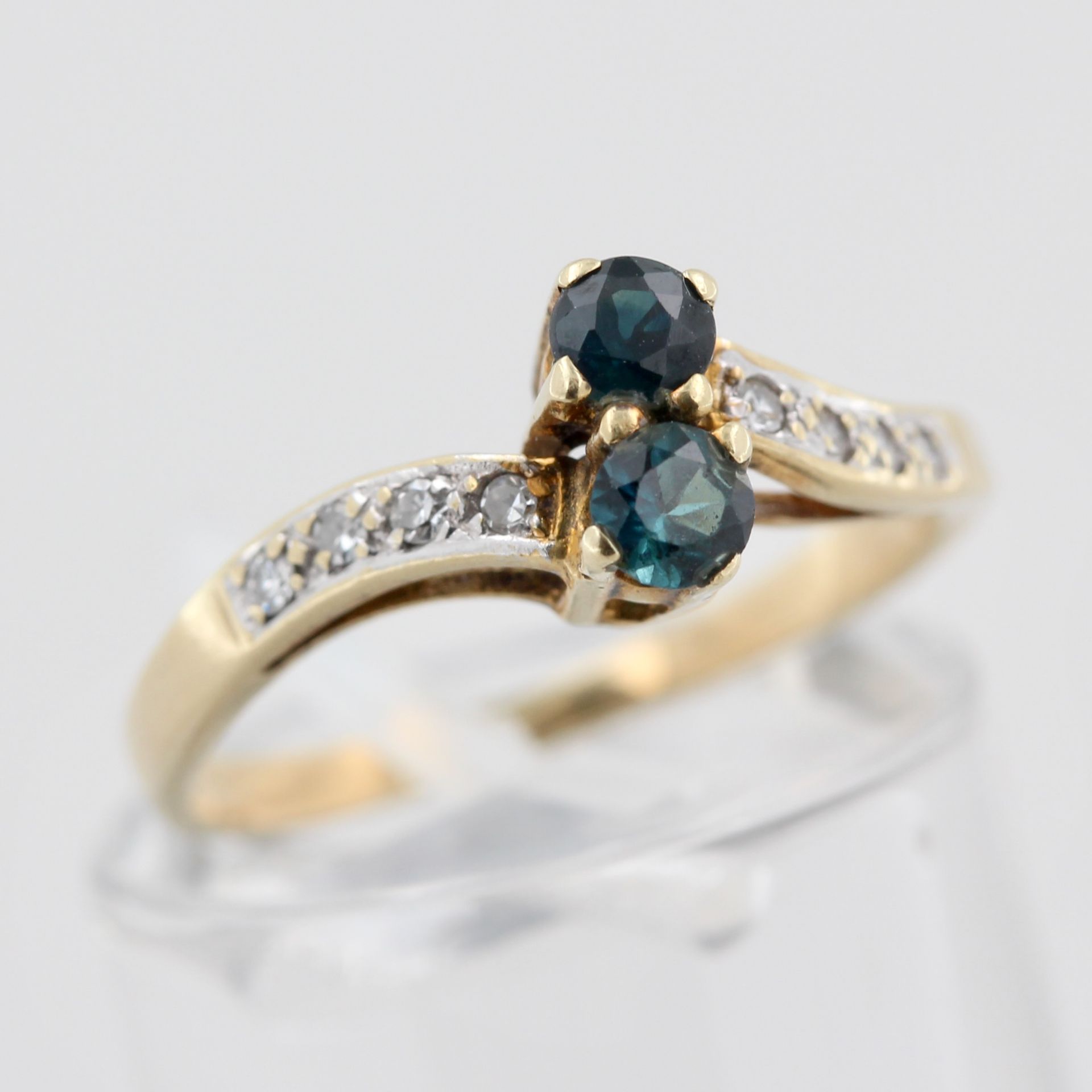 Damenring, 14 kt Gelbgold, mit kleinen Diamanten und Saphiren, punziert, ca. 2,4 g, RM 53 - Bild 3 aus 6
