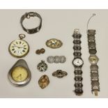 Konvolut Silberschmuck, Silber, 2 Broschen, B. 3,7 cm + 4,8 cm, 1 Armband, L. 17,0 cm, 2