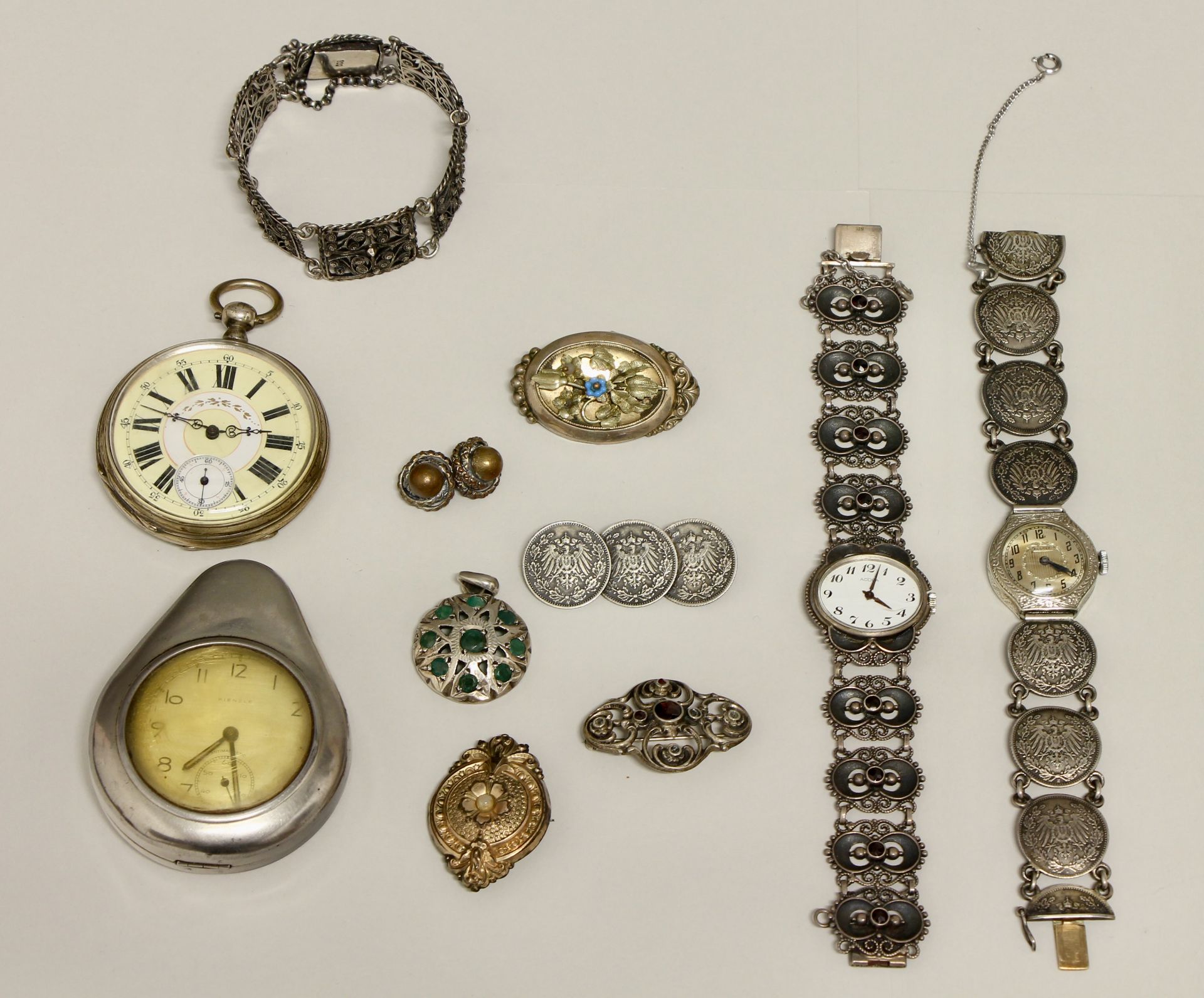 Konvolut Silberschmuck, Silber, 2 Broschen, B. 3,7 cm + 4,8 cm, 1 Armband, L. 17,0 cm, 2