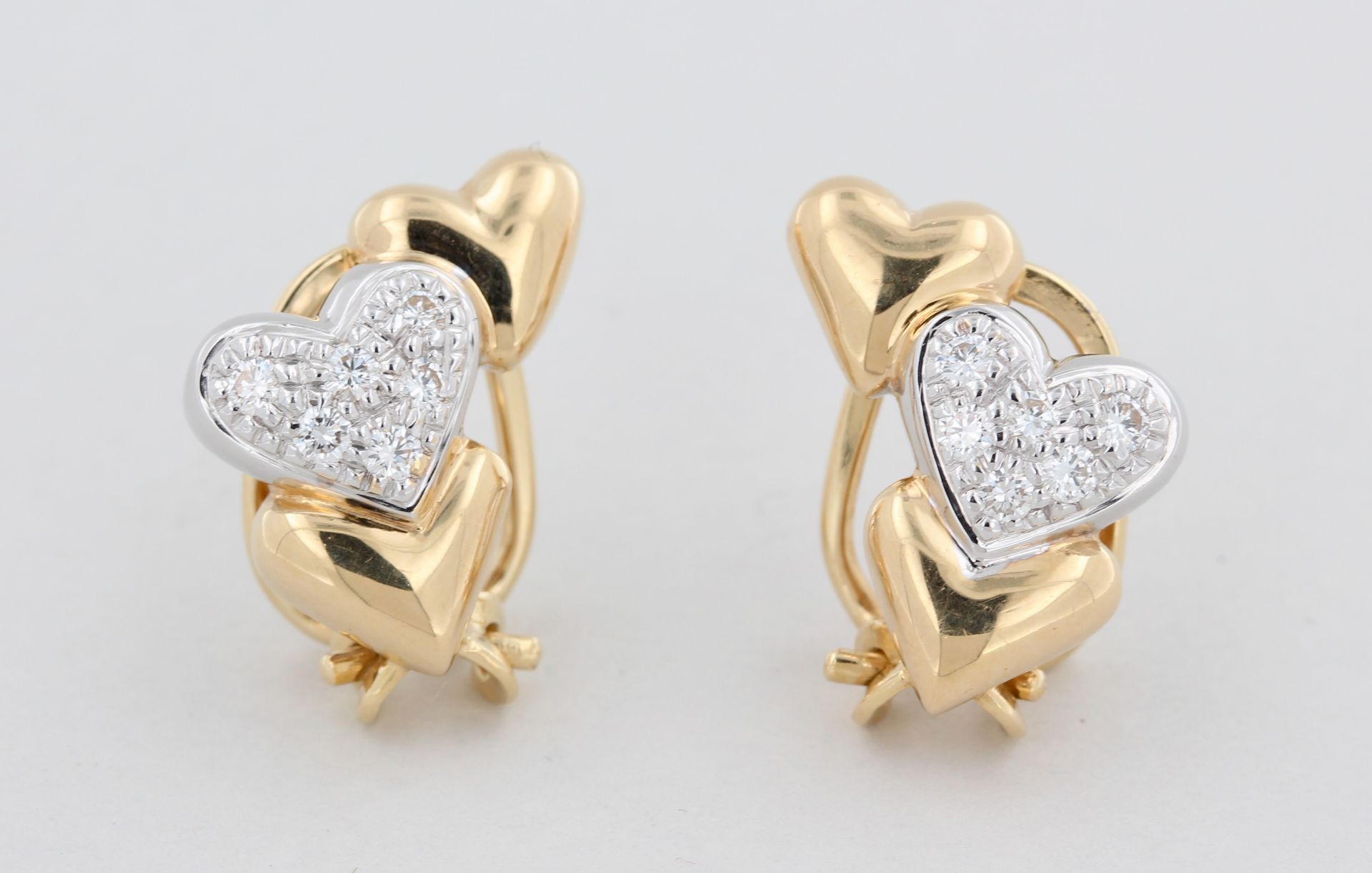 Paar Ohrstecker, 18 kt Gelbgold, teils Weißgold, mit Brillanten, punziert, ca. 6,3 g, L. 1,6 cm - Bild 2 aus 3
