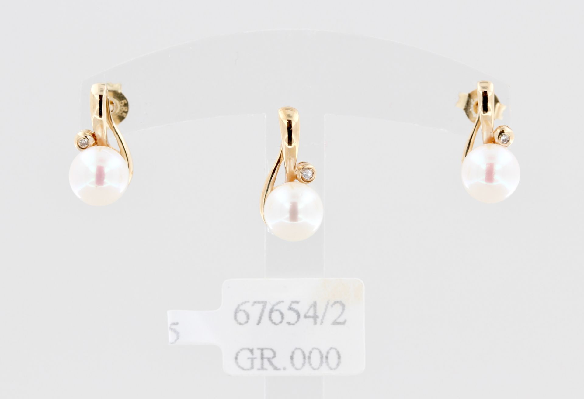 Schmuckset, 14 kt Gelbgold, mit weißen Perlen und kleinen Brillanten, punziert, Ohrstecker L. 1,3 - Bild 3 aus 3