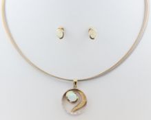 Schmuckset Bartel & Sohn, 14 kt Gelbgold und Weißgold, mit Opalen und teils kleinen Diamanten,