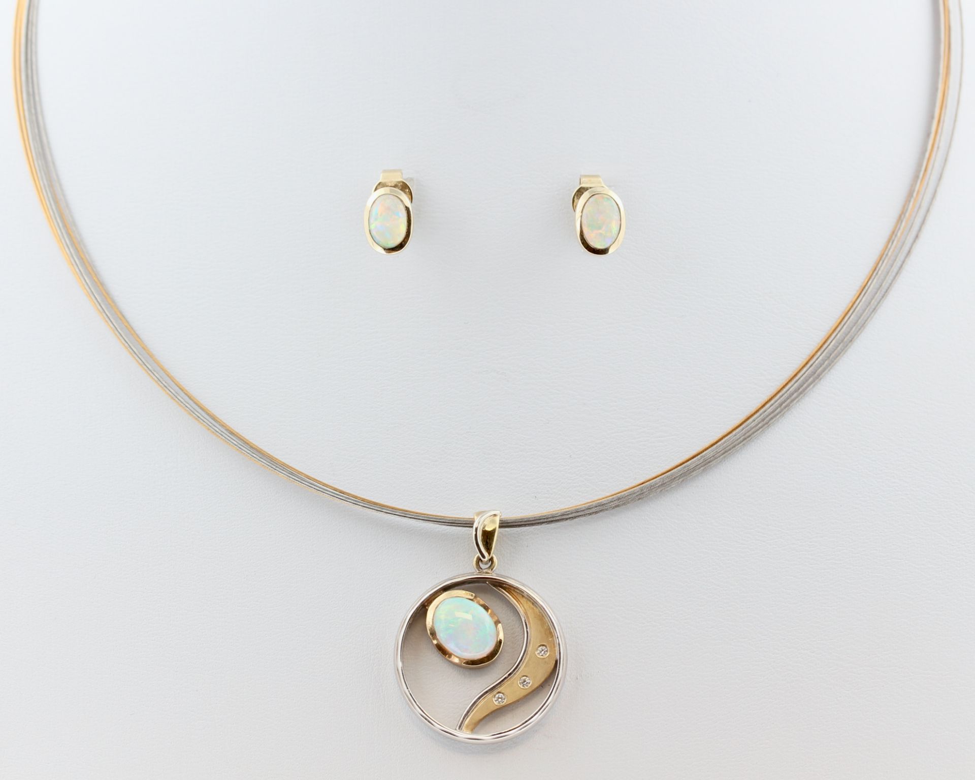 Schmuckset Bartel & Sohn, 14 kt Gelbgold und Weißgold, mit Opalen und teils kleinen Diamanten,