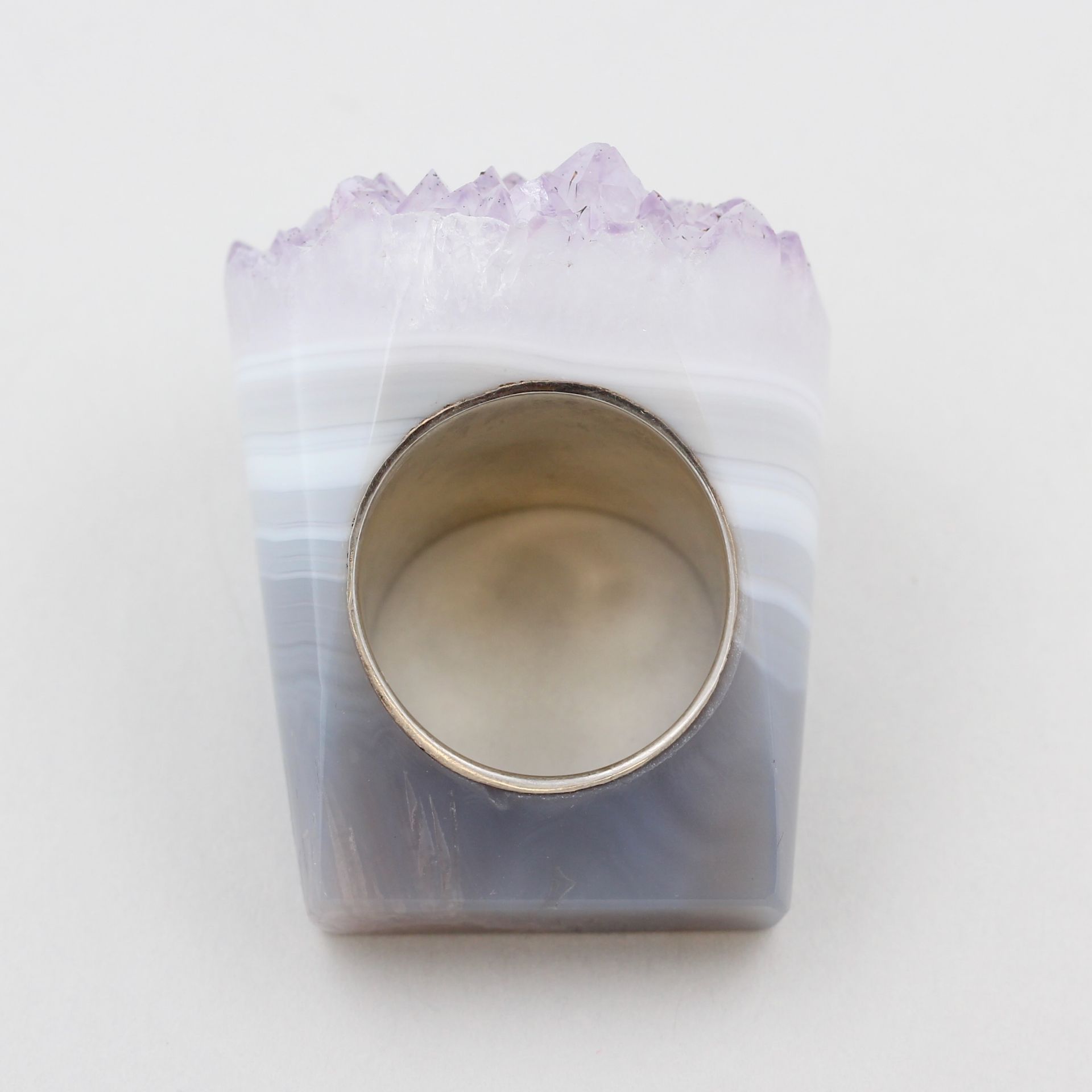 Damenring mit Amethyst, aus Amethystquarz, innen Silber, Ringkopf D. 3,4 cm, ca. 47,6 g, RM 60 - Bild 5 aus 5