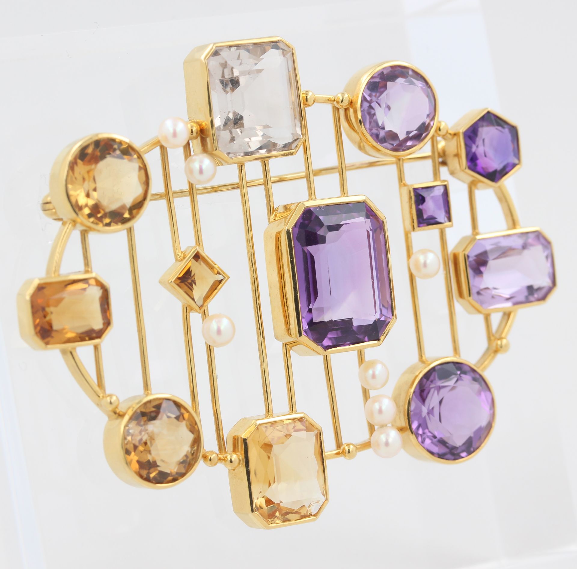 Brosche Fries-Arauner, 18 kt Gelbgold, mit Amethysten, Citrinen und weißen Perlen, Goldschmied - Bild 2 aus 6