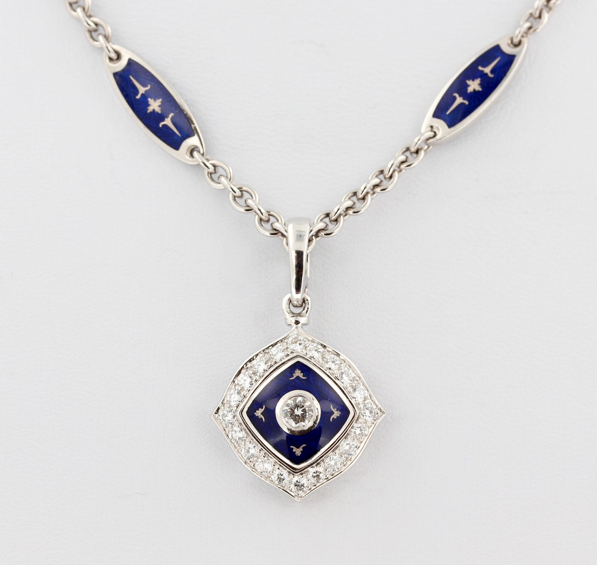 Collier Fabergé by Victor Mayer, Fabergé by Victor Mayer, 18 kt Weißgold, Anhänger mit blauem - Bild 2 aus 3