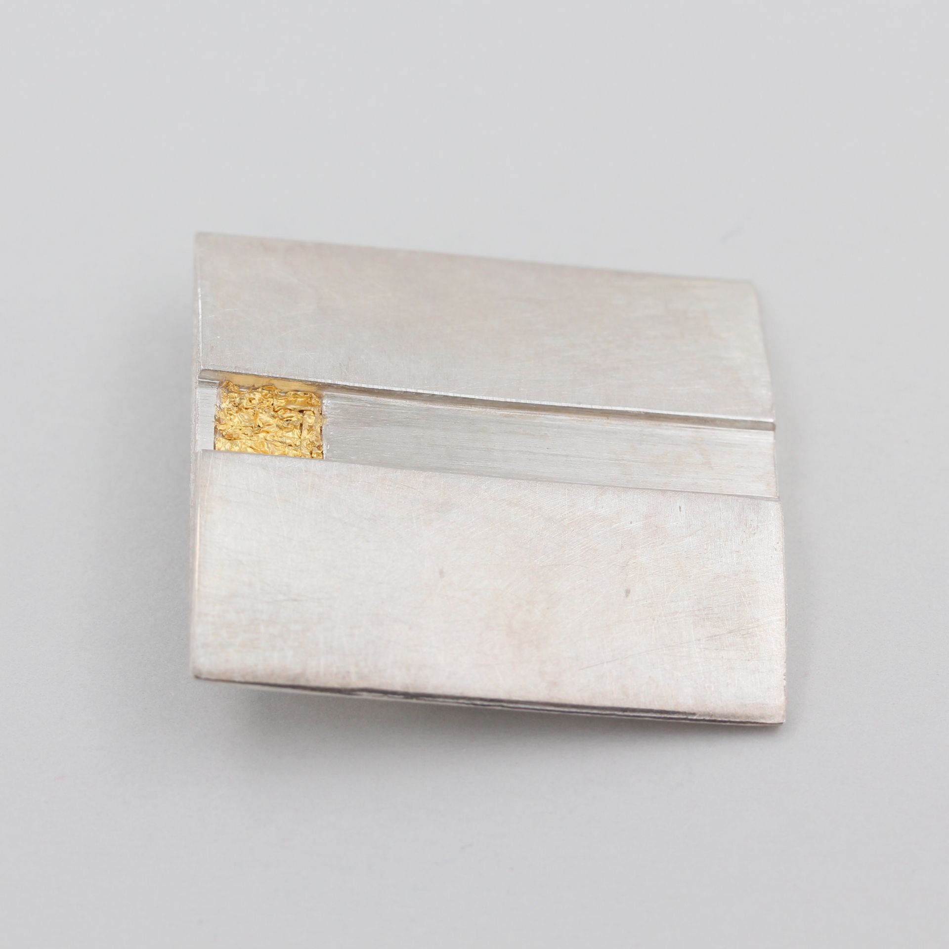 Anhänger, 925 Silber, teils vergoldet, matte Struktur, als Brosche tragbar, punziert, ca. 16,0 g, L. - Bild 2 aus 3
