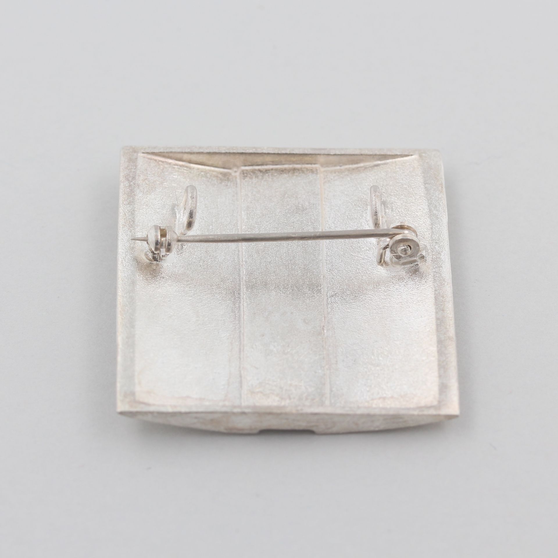Anhänger, 925 Silber, teils vergoldet, matte Struktur, als Brosche tragbar, punziert, ca. 16,0 g, L. - Bild 3 aus 3