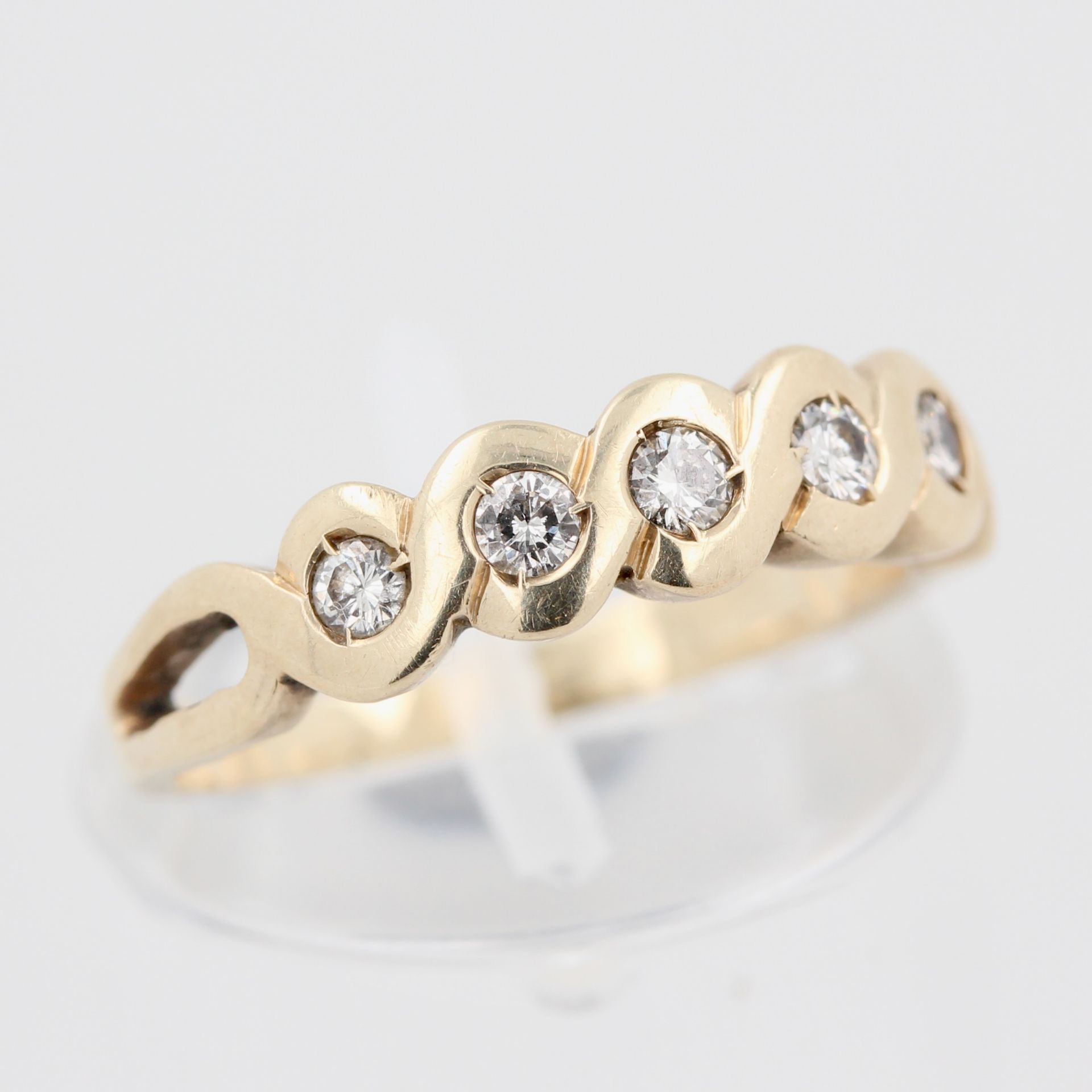 Damenring, 14 kt Gelbgold, mit 5 Brillanten, punziert, ca. 3,3 g, RM 51
