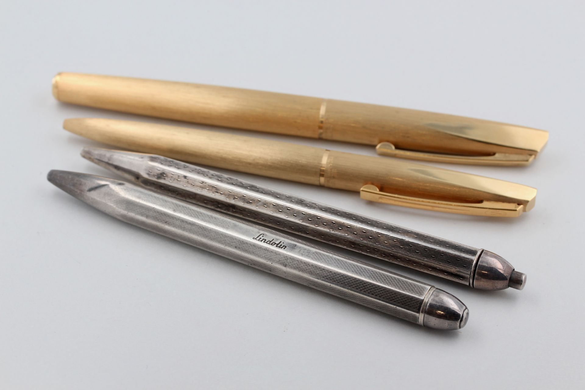Schreibset Waterman, vergoldet, 1 Füller (Feder 18 kt Gelbgold), 1 Kugelschreiber, im original Etui, - Bild 2 aus 2