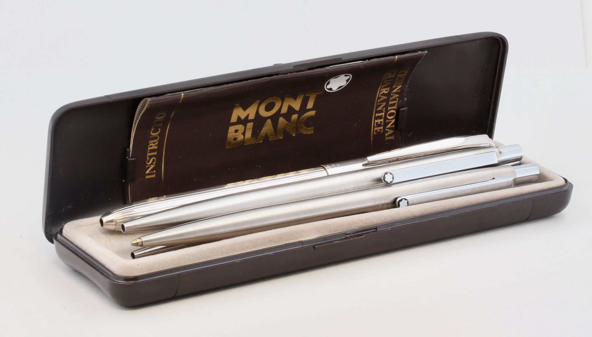 Konvolut Montblanc Schreibgeräte , 4 Montblanc Schreibgeräte, verschiedene Modelle, Minen müssten
