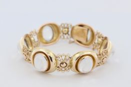Armband Fries-Arauner, 14 kt Gelbgold, mit Mondsteinen (Steine mit leichten Gebrauchsspuren),