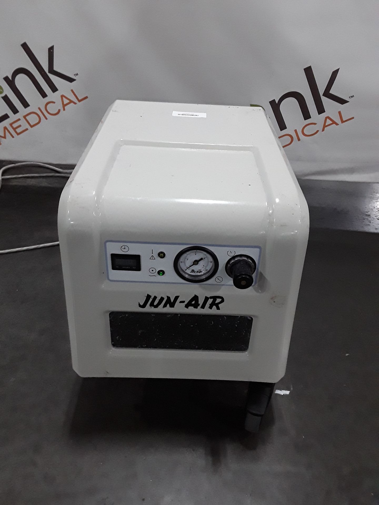 Jun-Air 87R-4P Dental Air Compressor - 625431 - Image 2 of 7