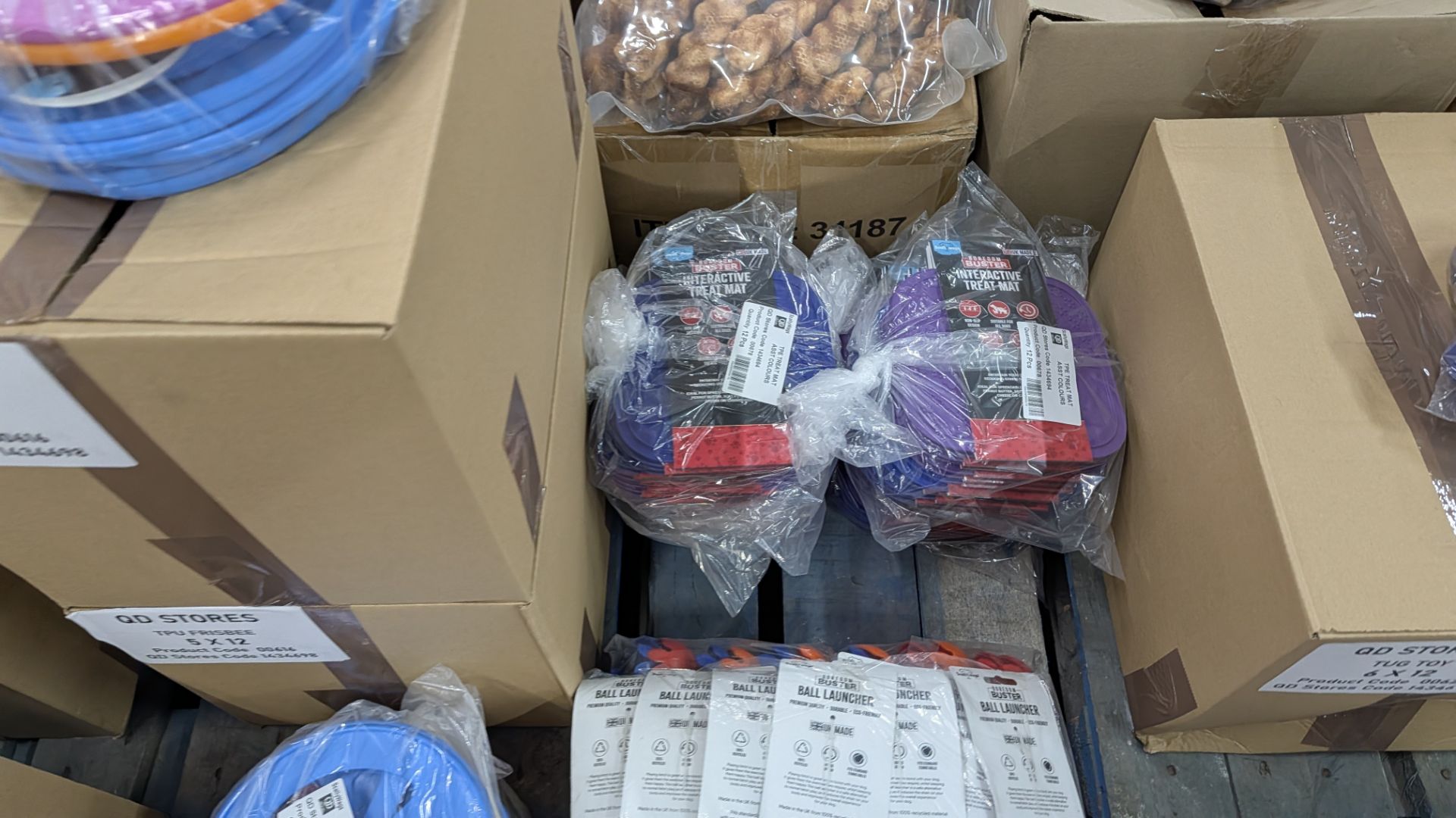 Contents of a Pallet of assorted Plastic Food Scoops and Poop Scoops, Flying Discs, Interactive Trea - Image 11 of 18