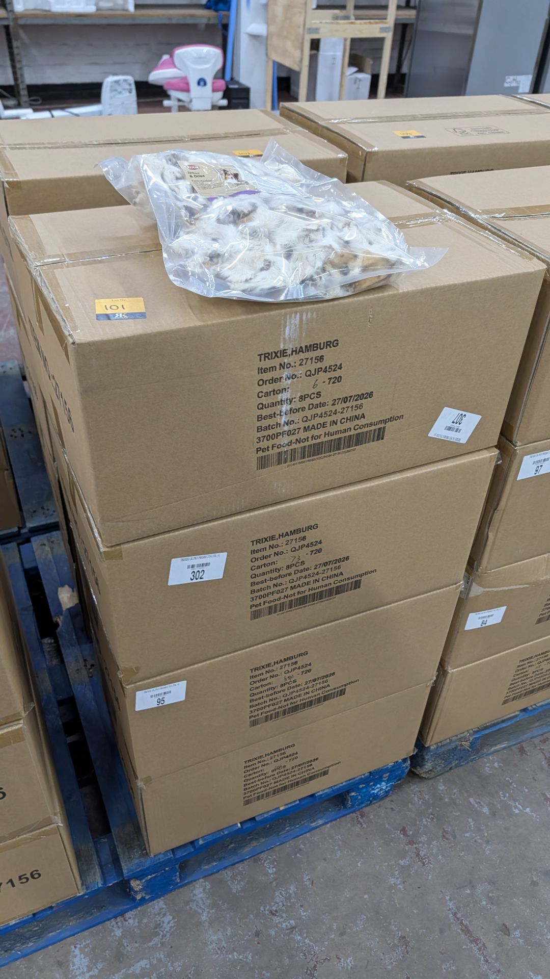 32 Bags of Trixie Natural Dried Rabbit ears with hair. Each bags weighs 500grm. - Image 2 of 5