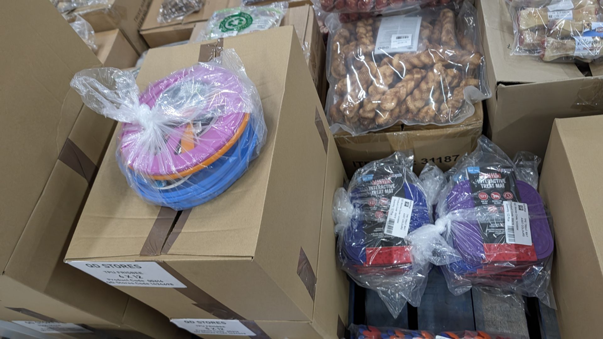Contents of a Pallet of assorted Plastic Food Scoops and Poop Scoops, Flying Discs, Interactive Trea - Image 12 of 18