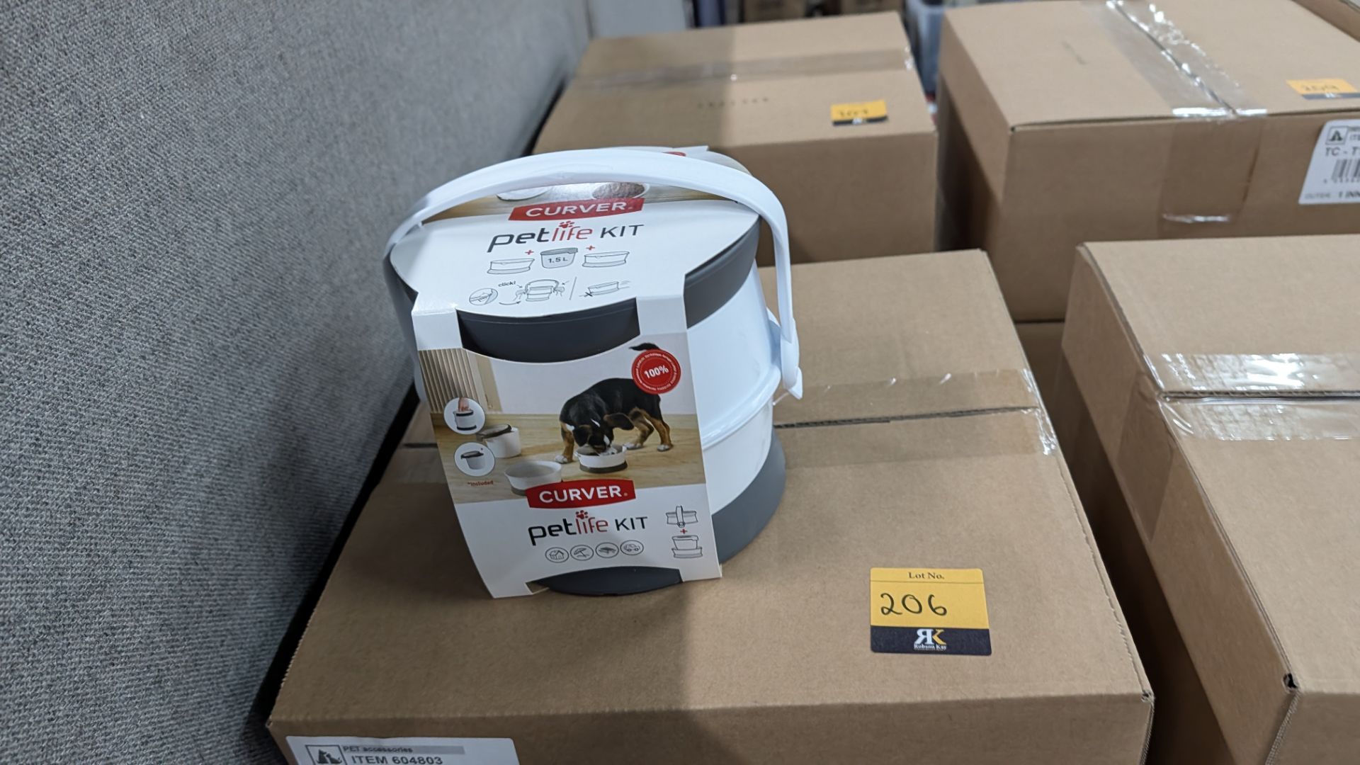 20 off Curver Petlife Travel Kits. Each kit comprises 1 off storage container with removable clear l - Image 3 of 4