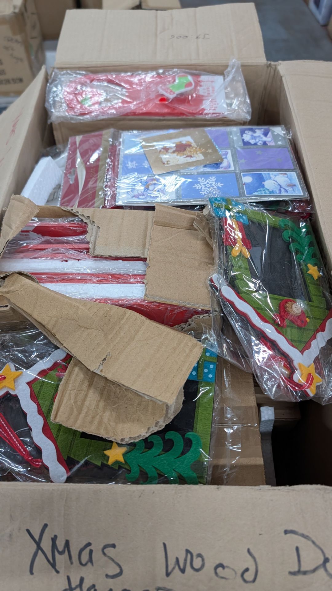Christmas Decorations and Accessories. RRP £313.34. This lot comprises the following: 88 off Dear Sa - Image 14 of 15