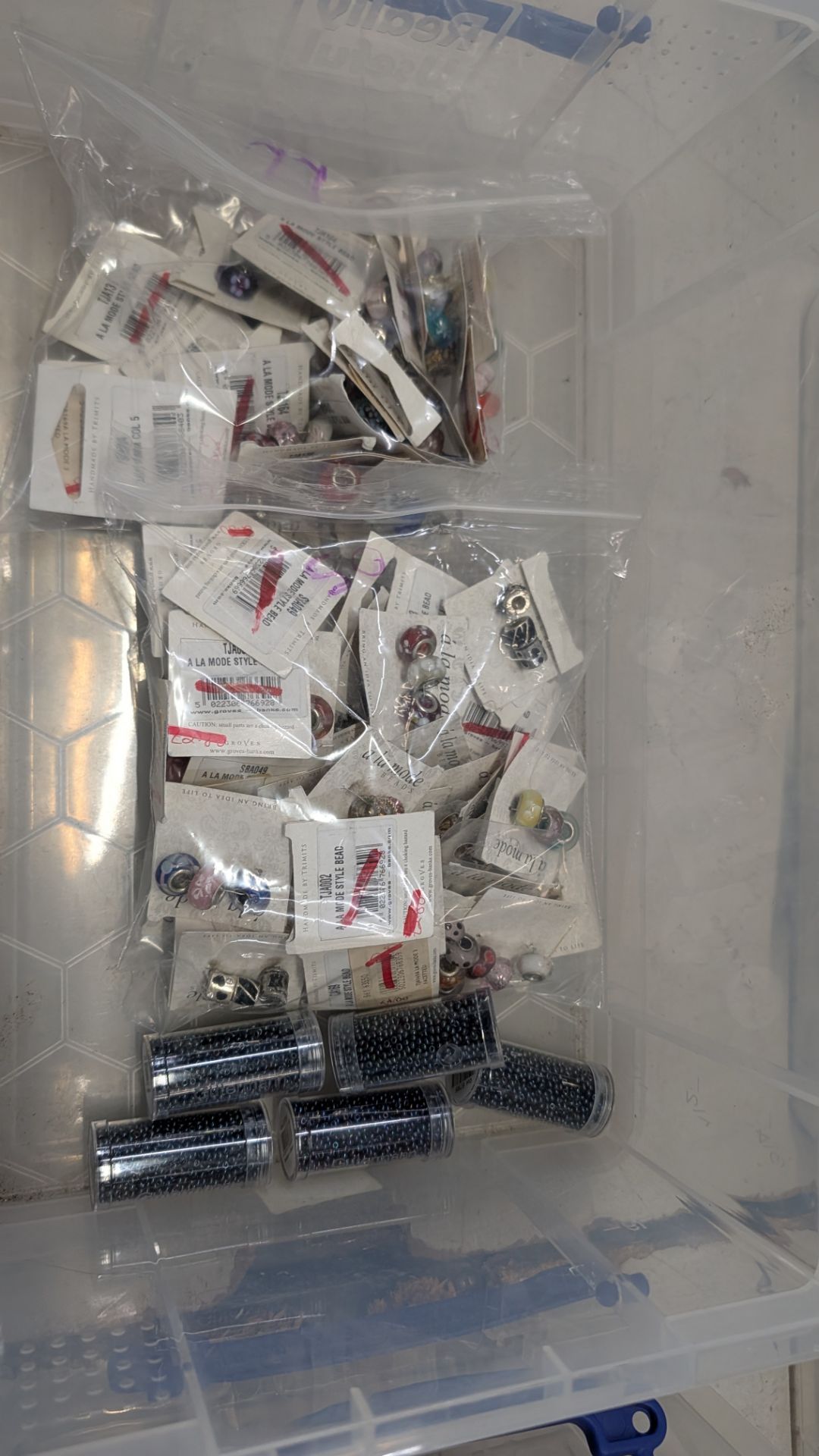 Approx. 89 Assorted Jewellery Accessories including Enamel Unicorns, Silver Bracelet Chains, Gold Un - Image 15 of 16