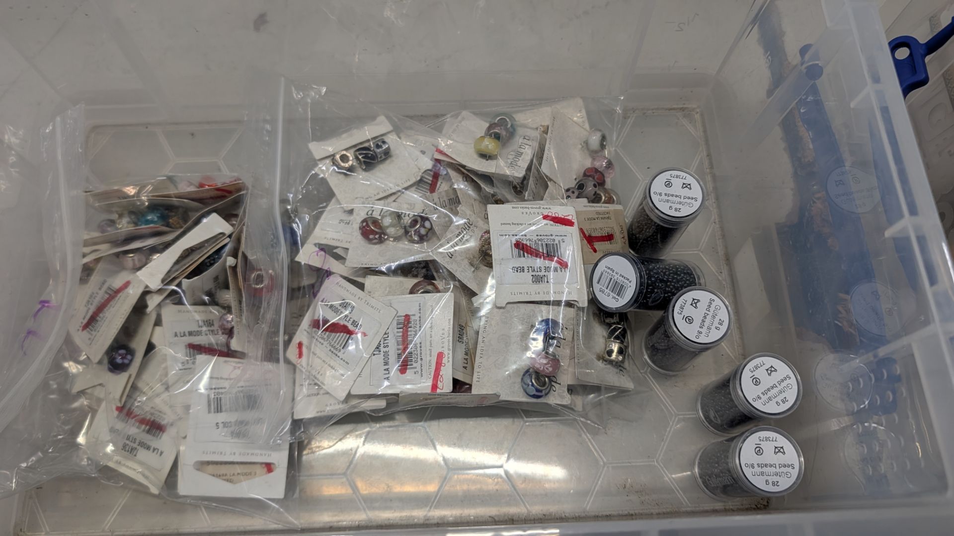 Approx. 89 Assorted Jewellery Accessories including Enamel Unicorns, Silver Bracelet Chains, Gold Un - Image 9 of 16