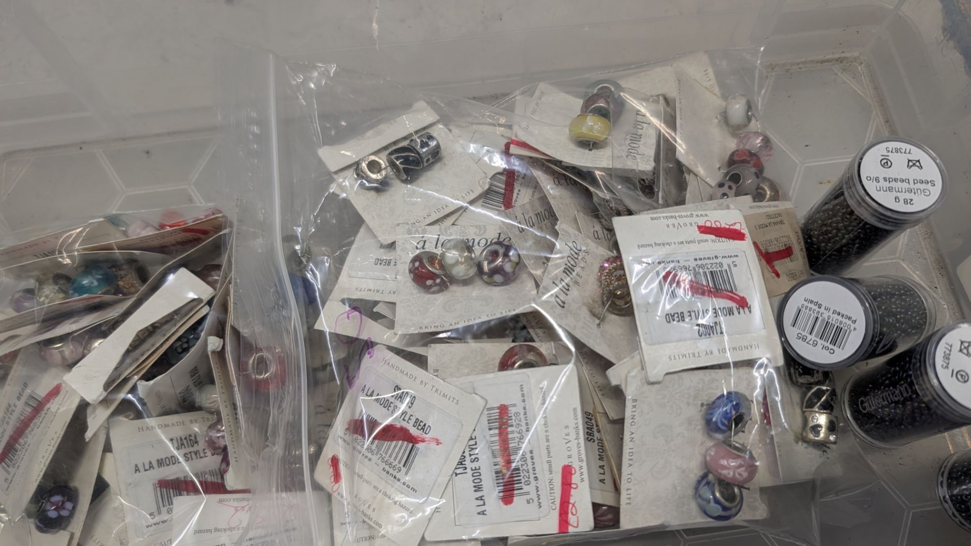 Approx. 89 Assorted Jewellery Accessories including Enamel Unicorns, Silver Bracelet Chains, Gold Un - Image 3 of 16