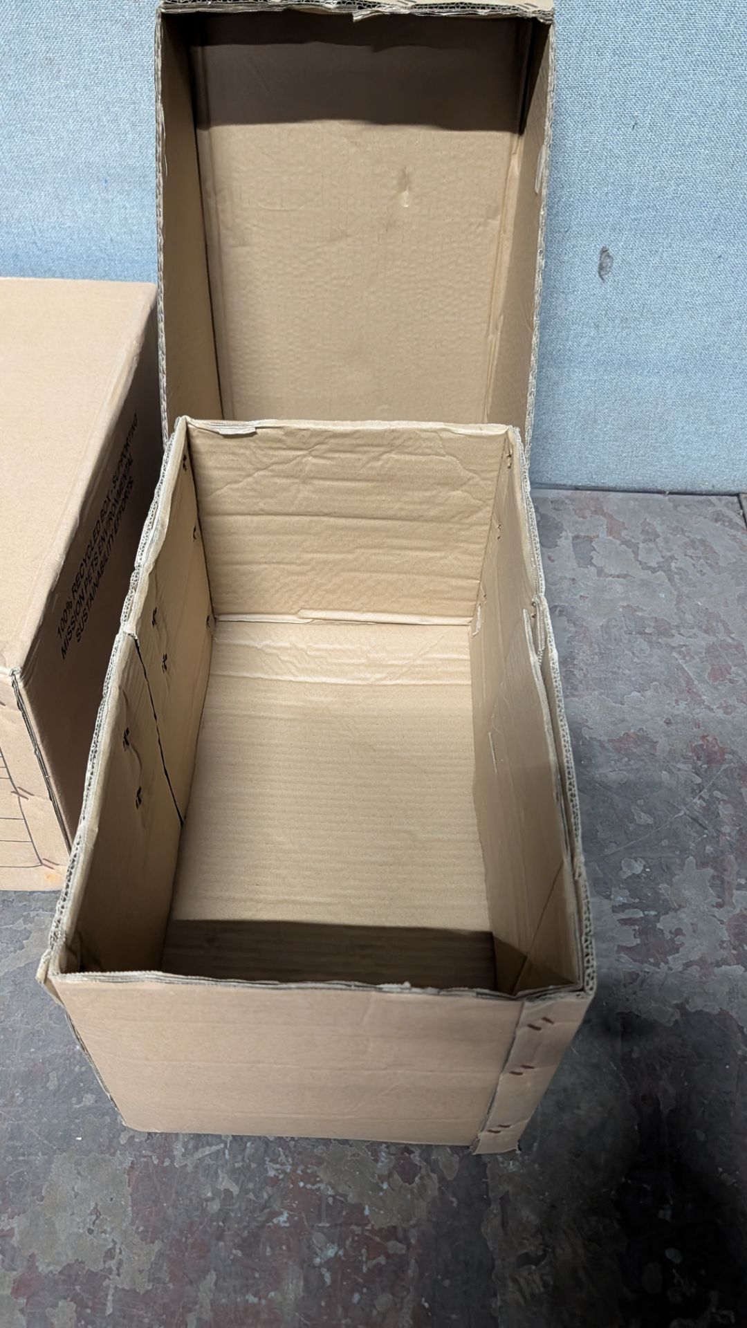 5 Pallets of pre- made Heavy Duty Cardboard Boxes. Each Comprising a box and lid. Approx. 250 Boxes - Image 4 of 15