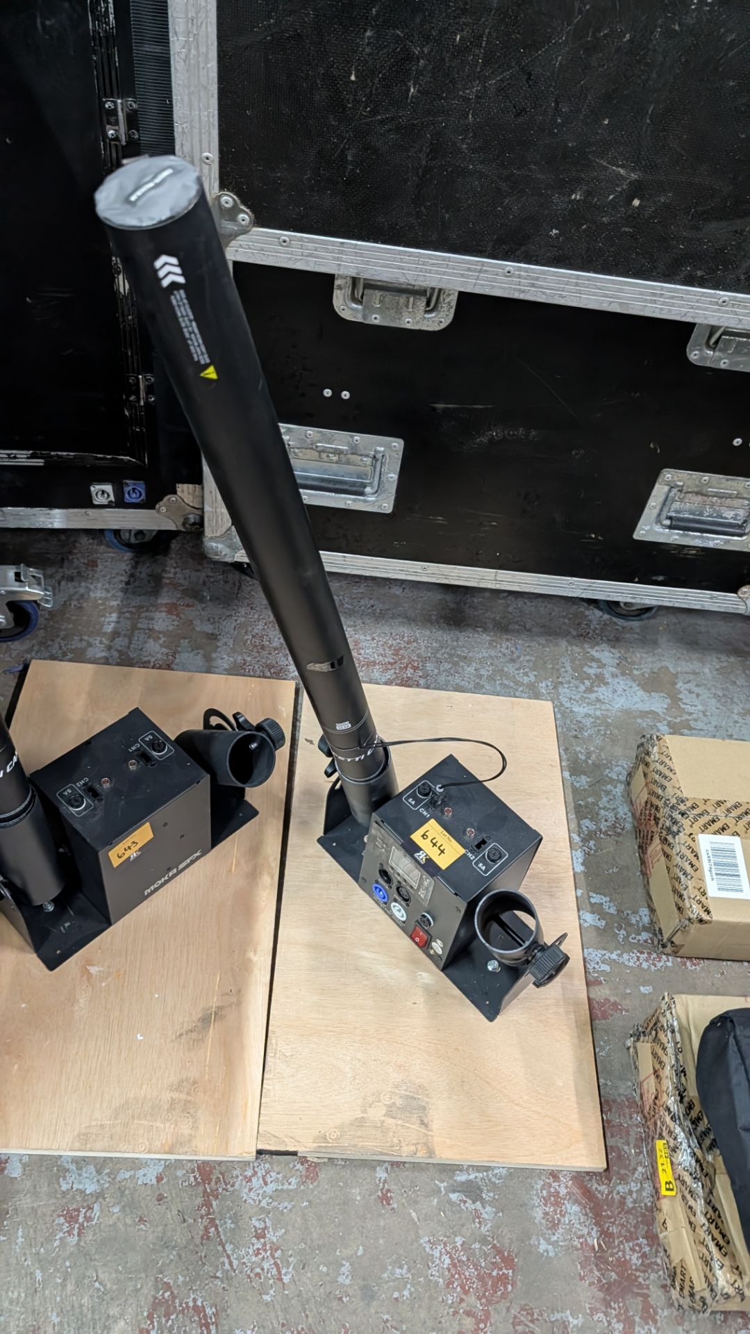 Moka SFX two- channel Confetti Cannon.