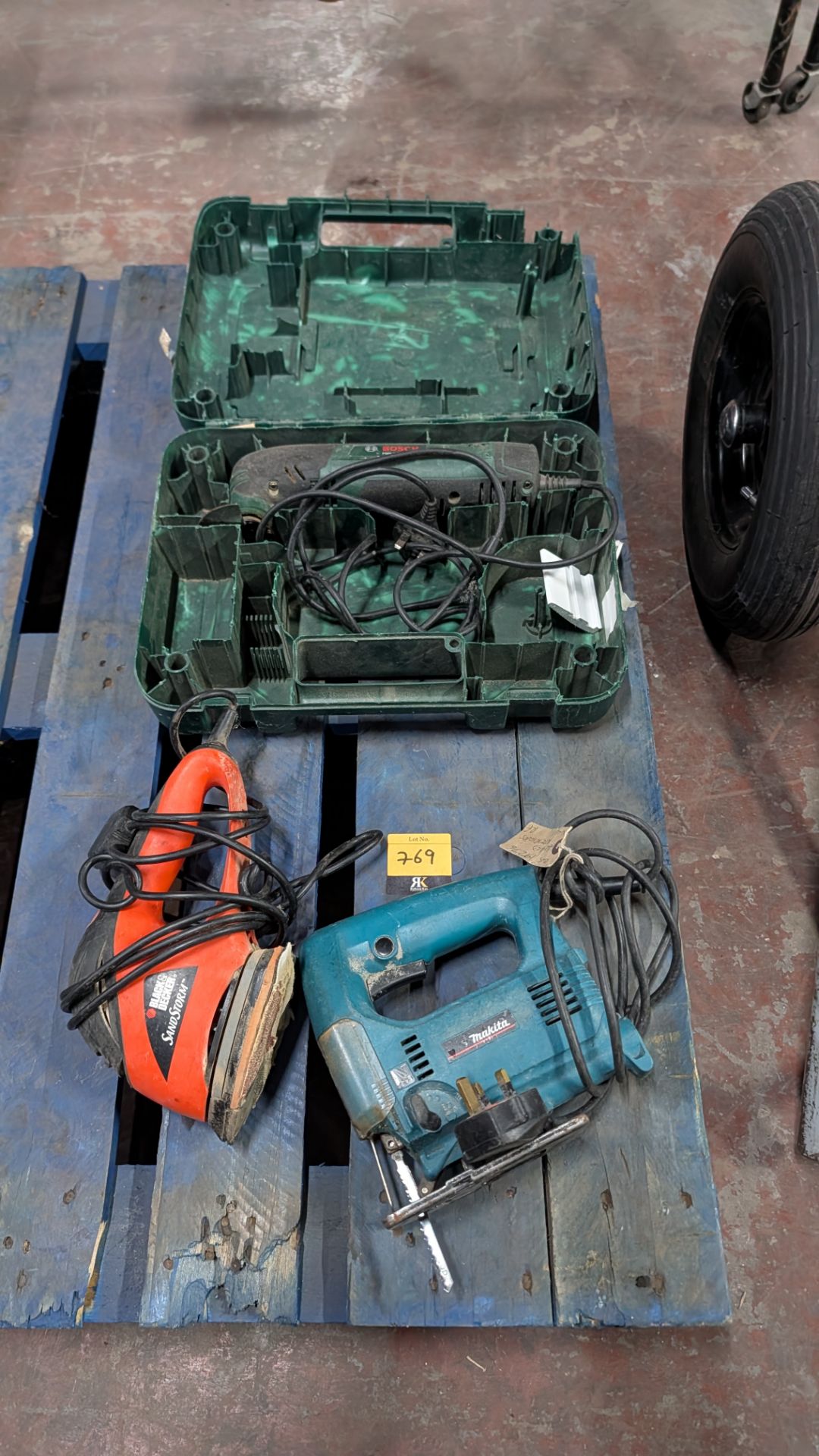 Power Tools comprising Black and Decker Sand Storm Sander, Makita Jigsaw and Bosch Multi- Tool. - Image 12 of 15