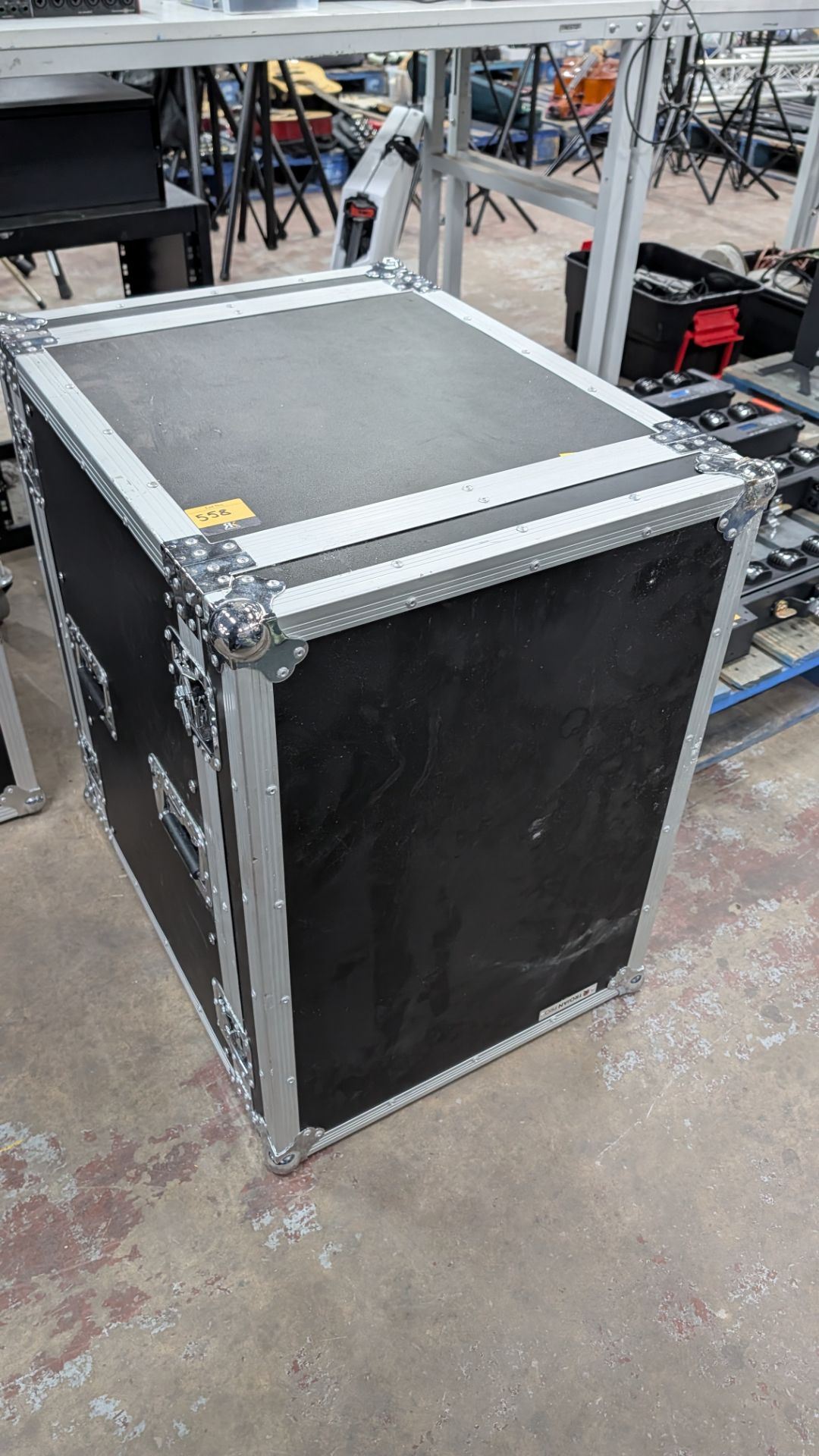 Flight Case with rack mounting brackets down each side and drawer at the bottom. - Image 8 of 11