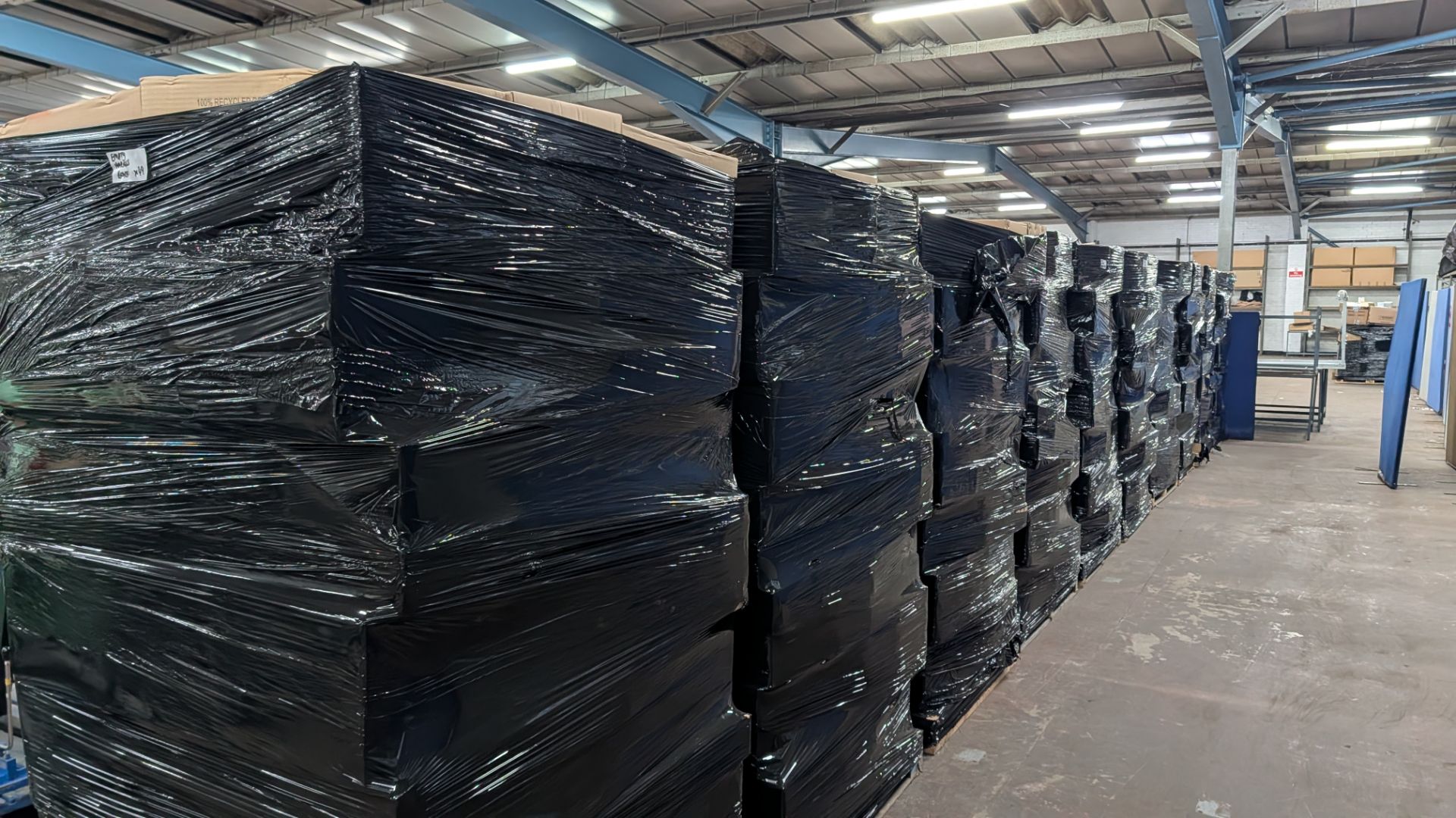 5 Pallets of pre- made Heavy Duty Cardboard Boxes. Each Comprising a box and lid. Approx. 250 Boxes - Image 13 of 15