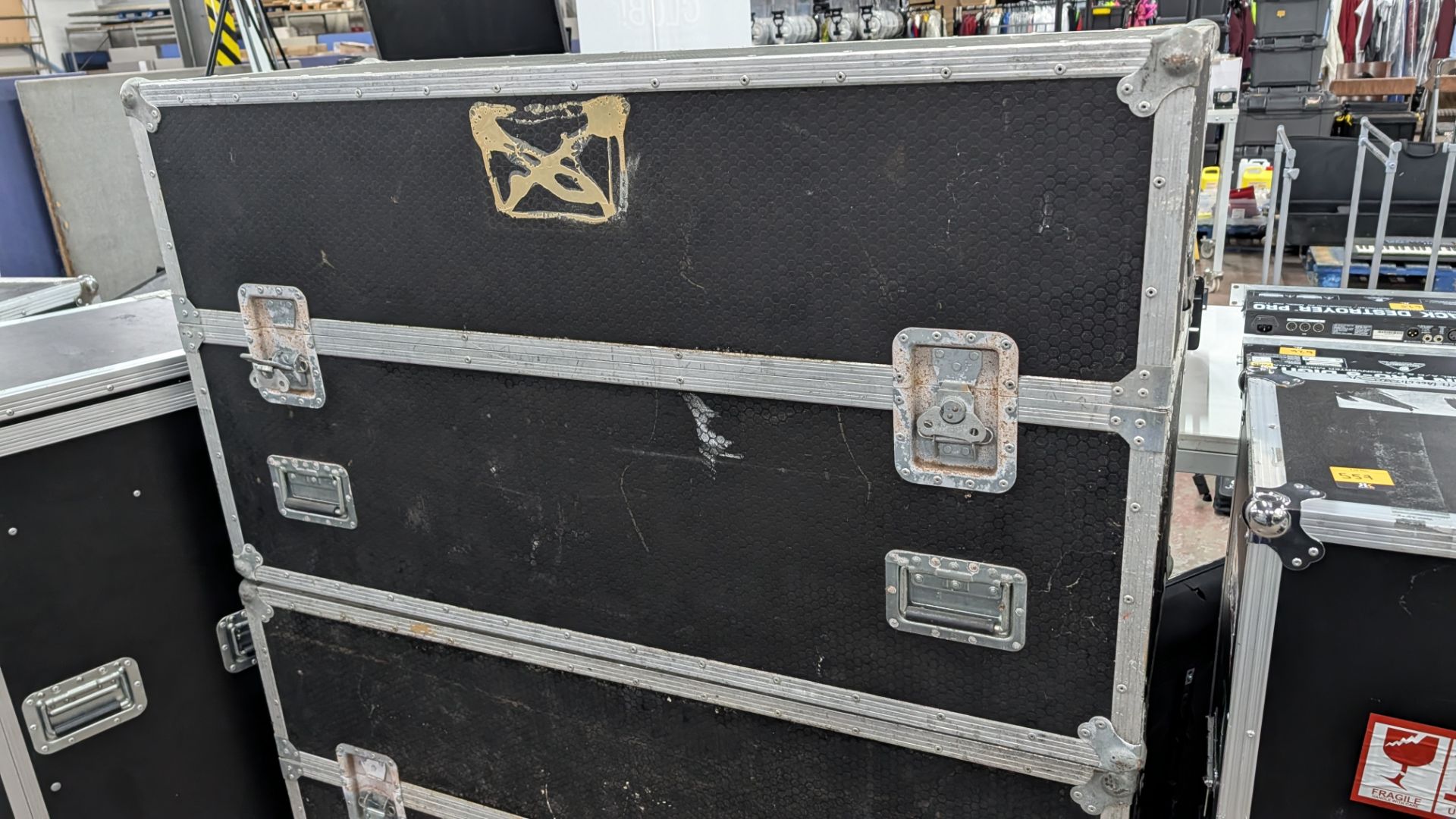 2 off Large Chest Style Flight Cases. - Image 6 of 10