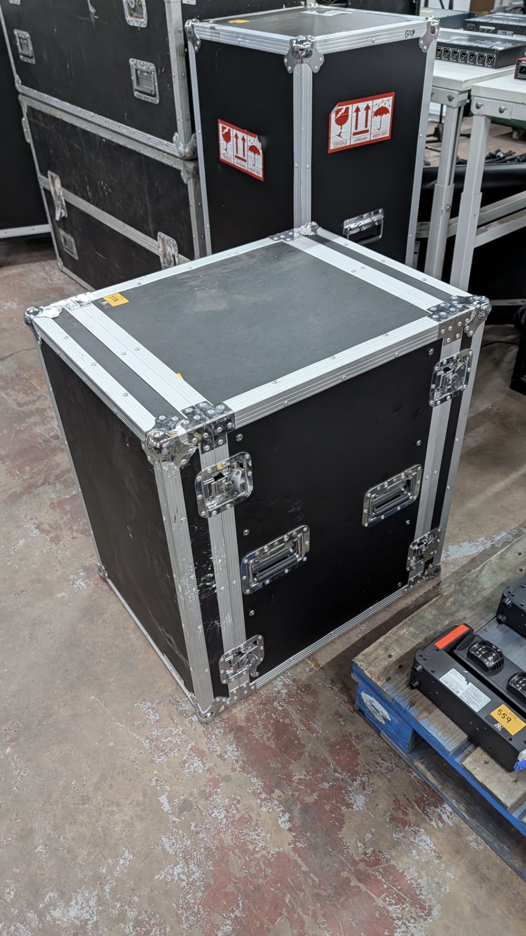 Flight Case with rack mounting brackets down each side and drawer at the bottom. - Image 11 of 11
