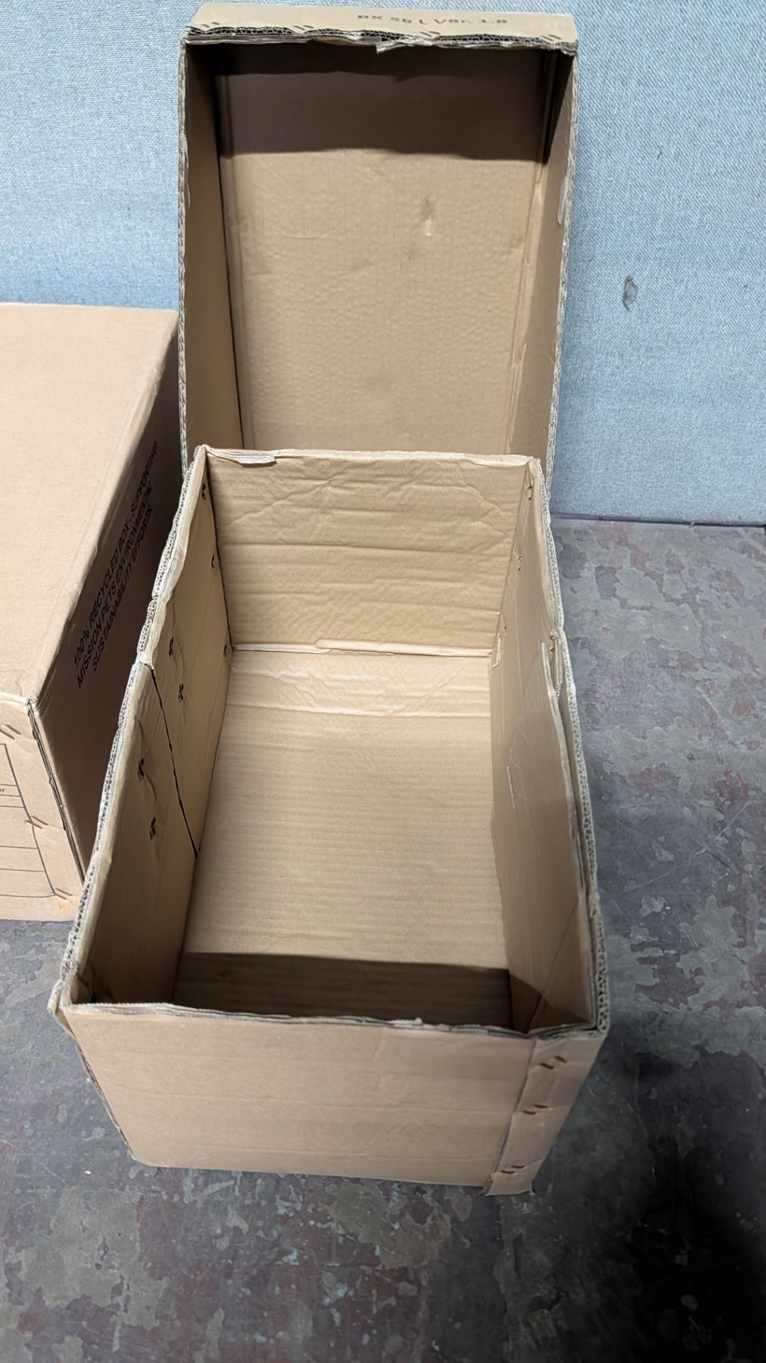 5 Pallets of pre- made Heavy Duty Cardboard Boxes. Each Comprising a box and lid. Approx. 250 Boxes - Image 5 of 15